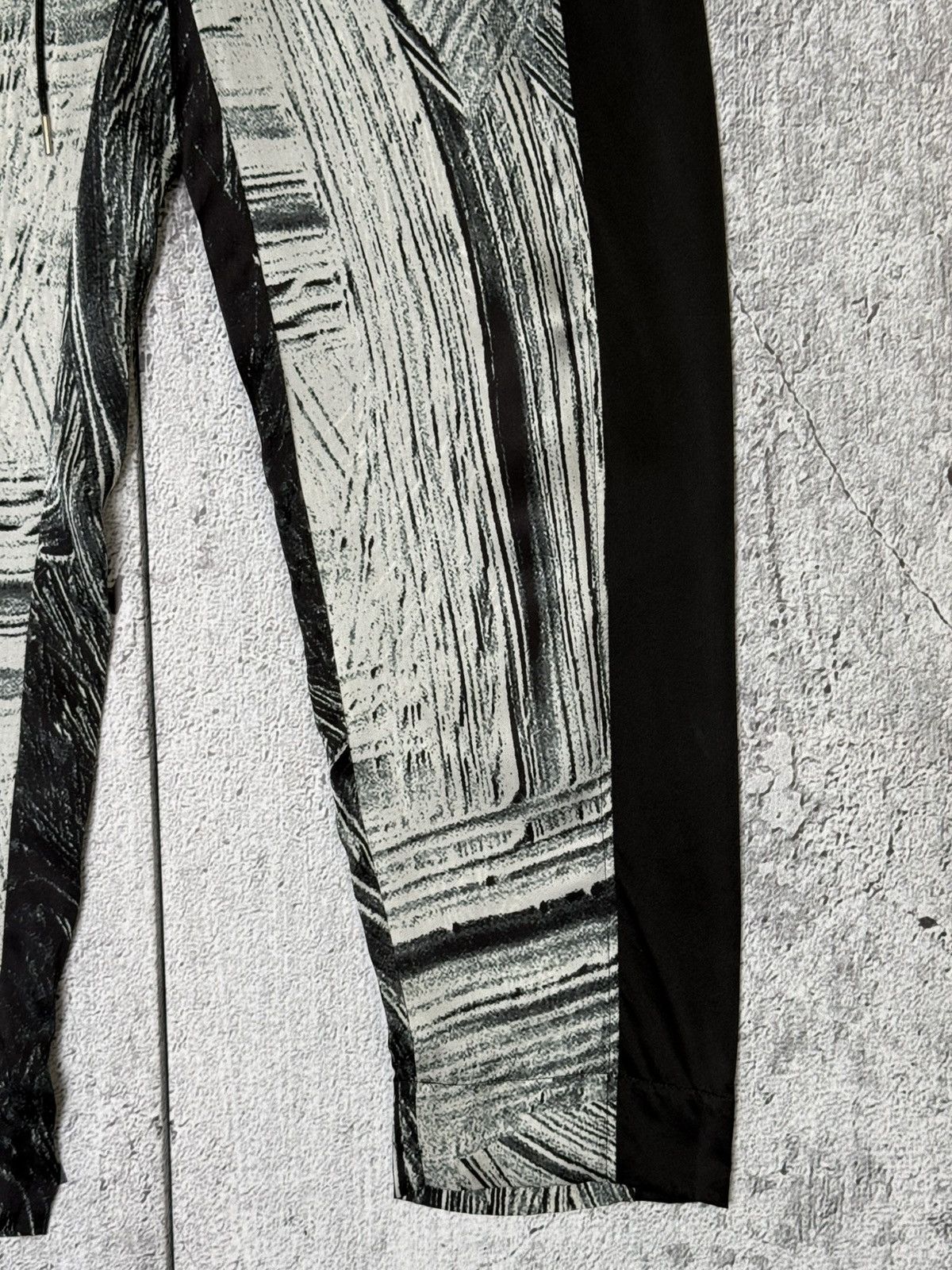 Helmut Lang Helmut Lang Method Silk Brushstroke Printed Drawstring Pants Size 30" / US 8 / IT 44 - 6 Thumbnail