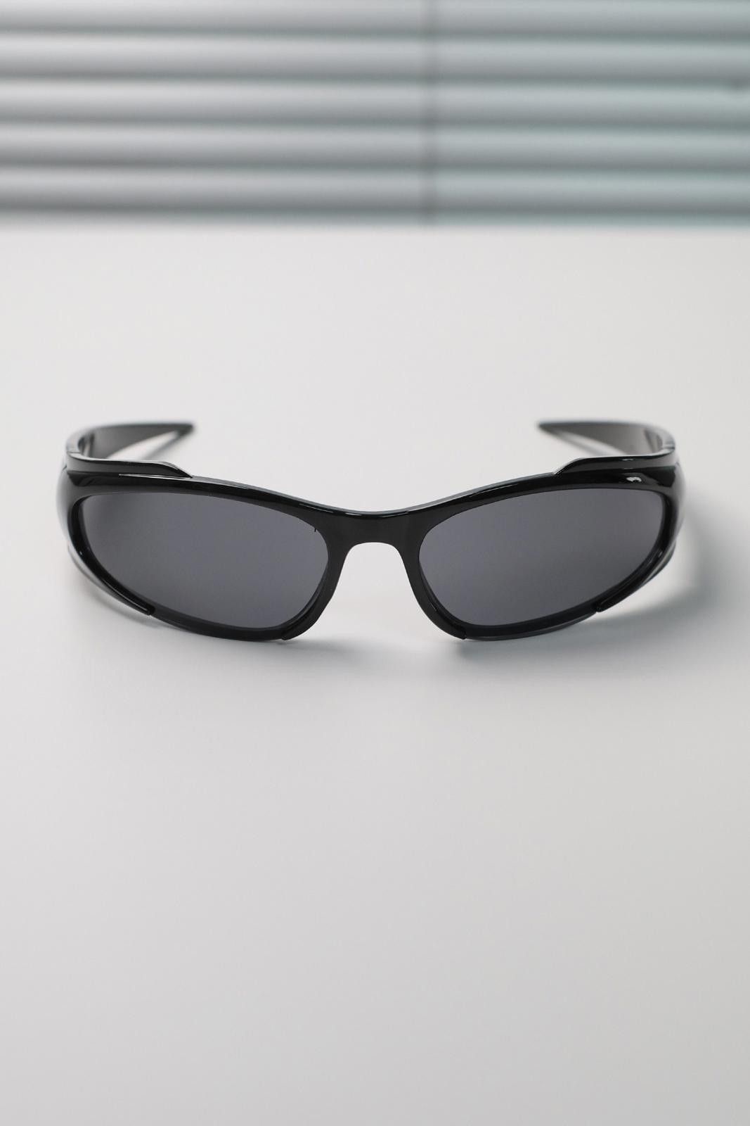 Other Rare Y2k Vtg Futuristic Cat Eye Black Sunglasses Unisex OS Size ONE SIZE - 6 Thumbnail