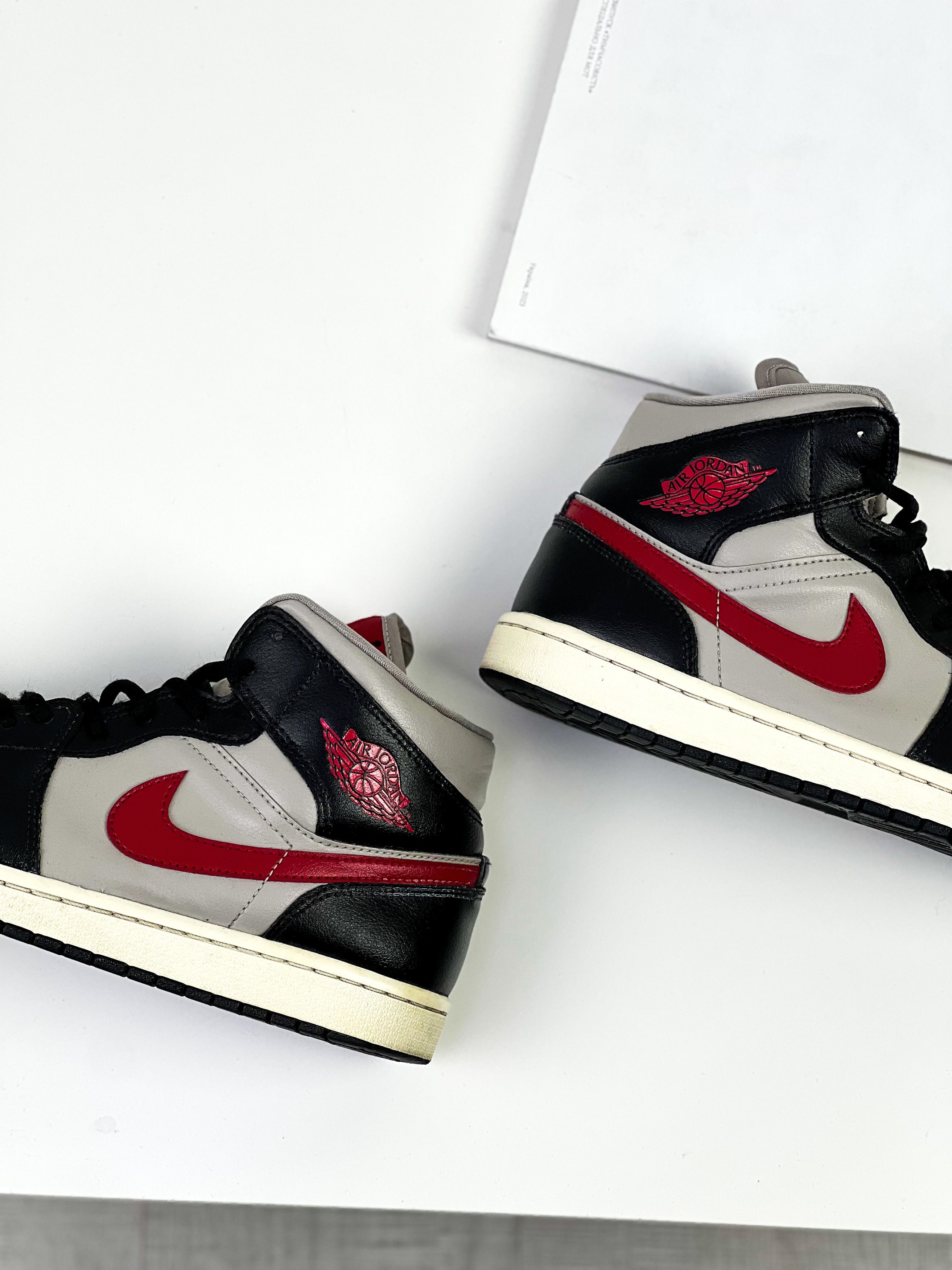 Jordan Brand × Nike Air Jordan 1 Mid Size US 9 / EU 42 - 5 Thumbnail