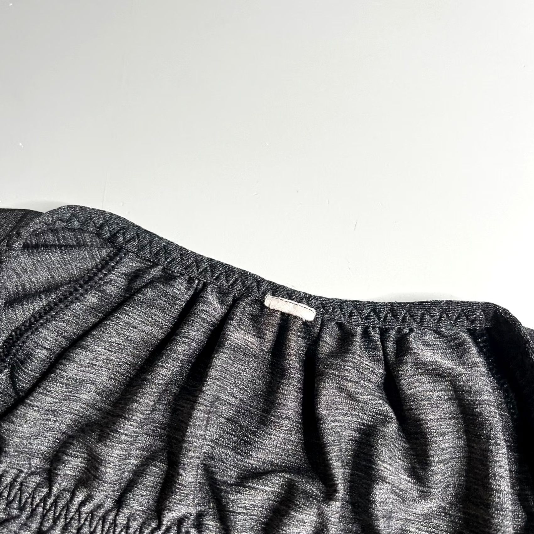 Lululemon Lululemon Run Dash Tee Gray Heathered Short Sleeve Running Shirt Women Size 4 Size S / US 4 / IT 40 - 6 Thumbnail