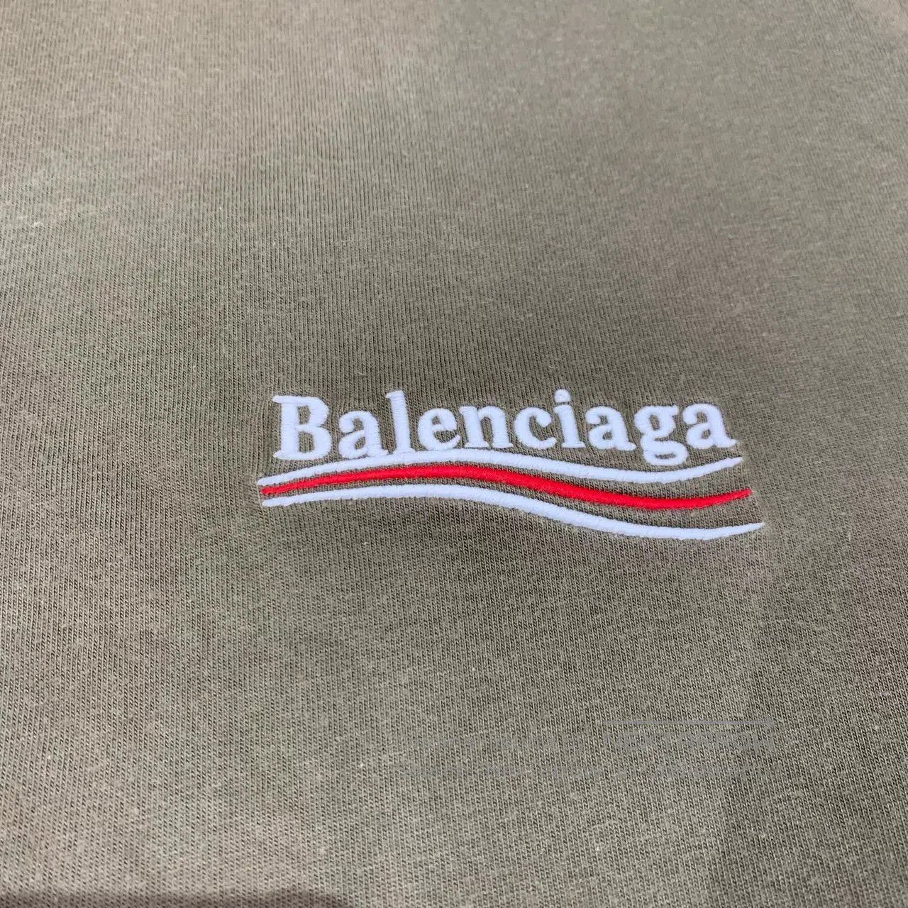 Balenciaga balenciaga green embroidered short sleeve shirt. Size US M / EU 48-50 / 2 - 8 Thumbnail