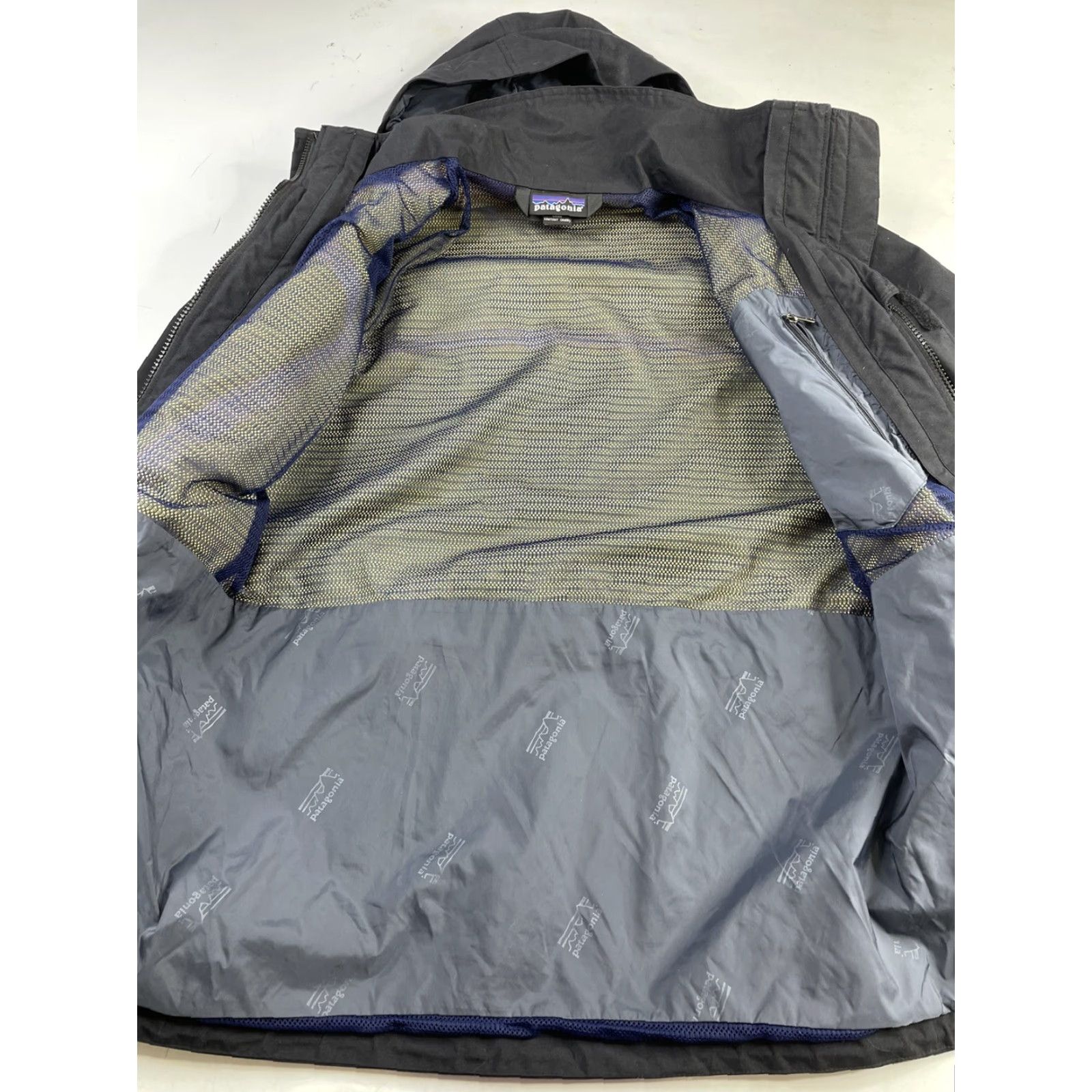 Patagonia VINTAGE Patagonia LIQUID SKY Jacket Gore-Tex Hooded Black XS Women Jacket/Coat Size XS / US 0-2 / IT 36-38 - 3 Thumbnail