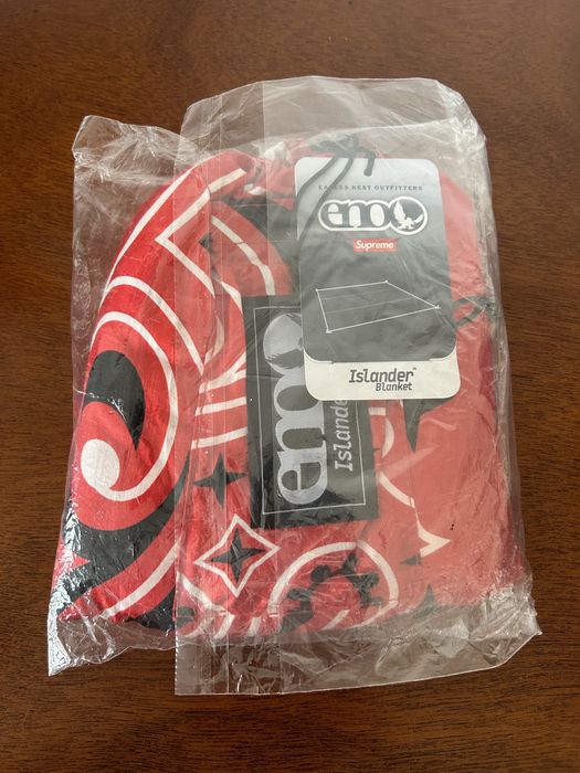 Supreme SUPREME ENO ISLANDER NYLON BLANKET RED SS22 | Grailed