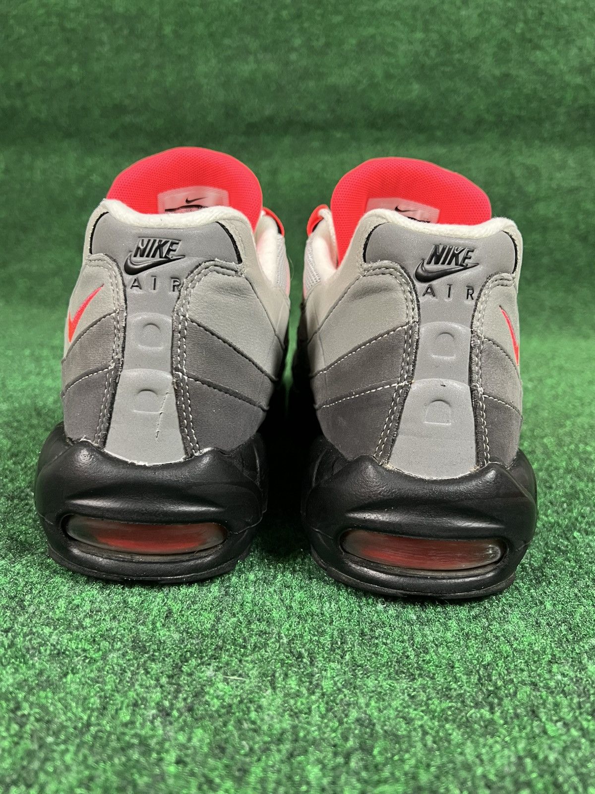 Nike Nike Air Max 95 OG Solar Red White Grey Black Mens Size 12 Size US 12 / EU 45 - 5 Thumbnail