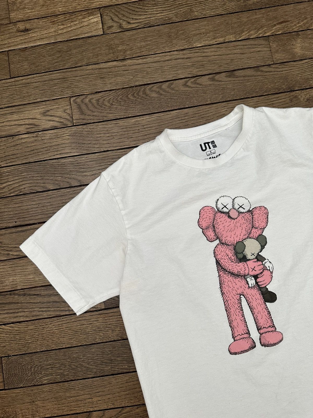 image of Kaws x Uniqlo Bff Companion Tee White Sz. Small S Pink, Men's