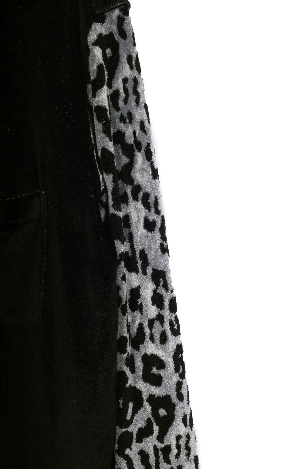 Mastermind Japan MMJ Velvet Skull Emb Leopard-Sleeve Shirt Jkt XXL Sample Size US XXL / EU 58 / 5 - 5 Thumbnail