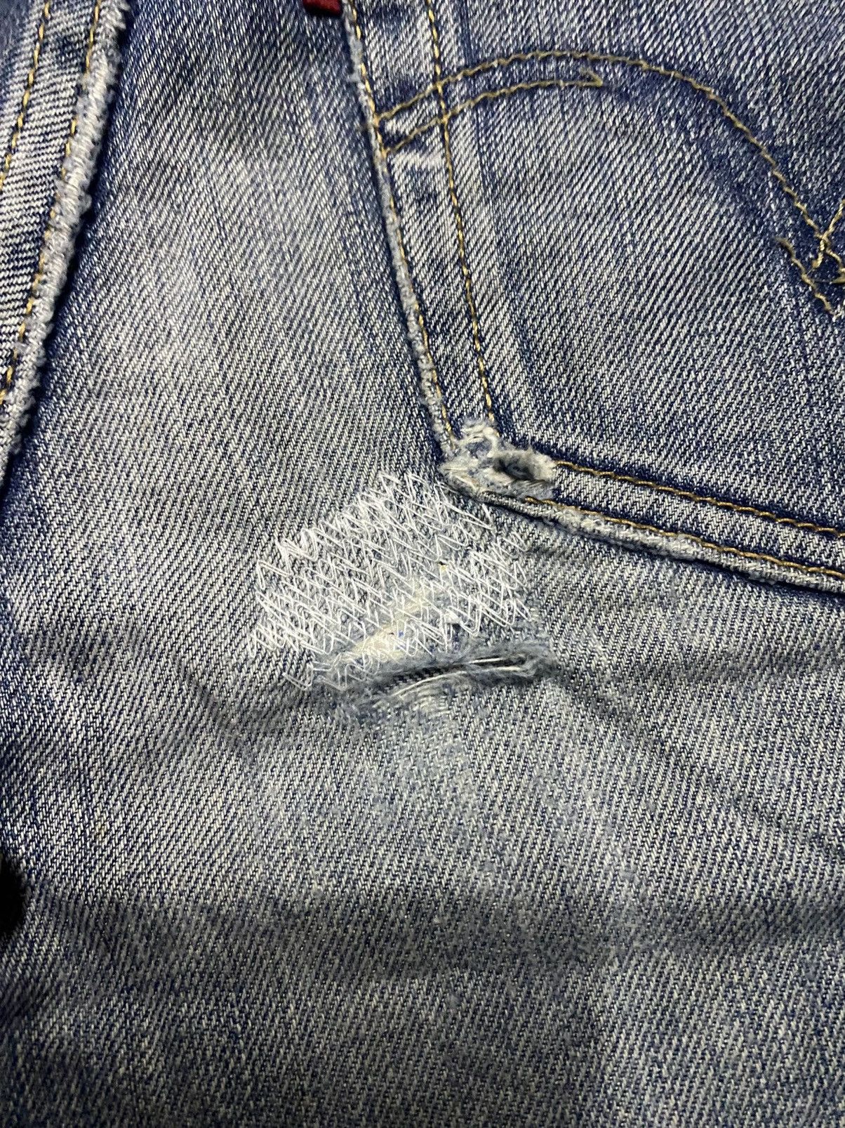 Levi's Vintage Levis 501 Blue Wash Distressed ButtonFly Jeans Size US 28 / EU 44 - 14 Thumbnail