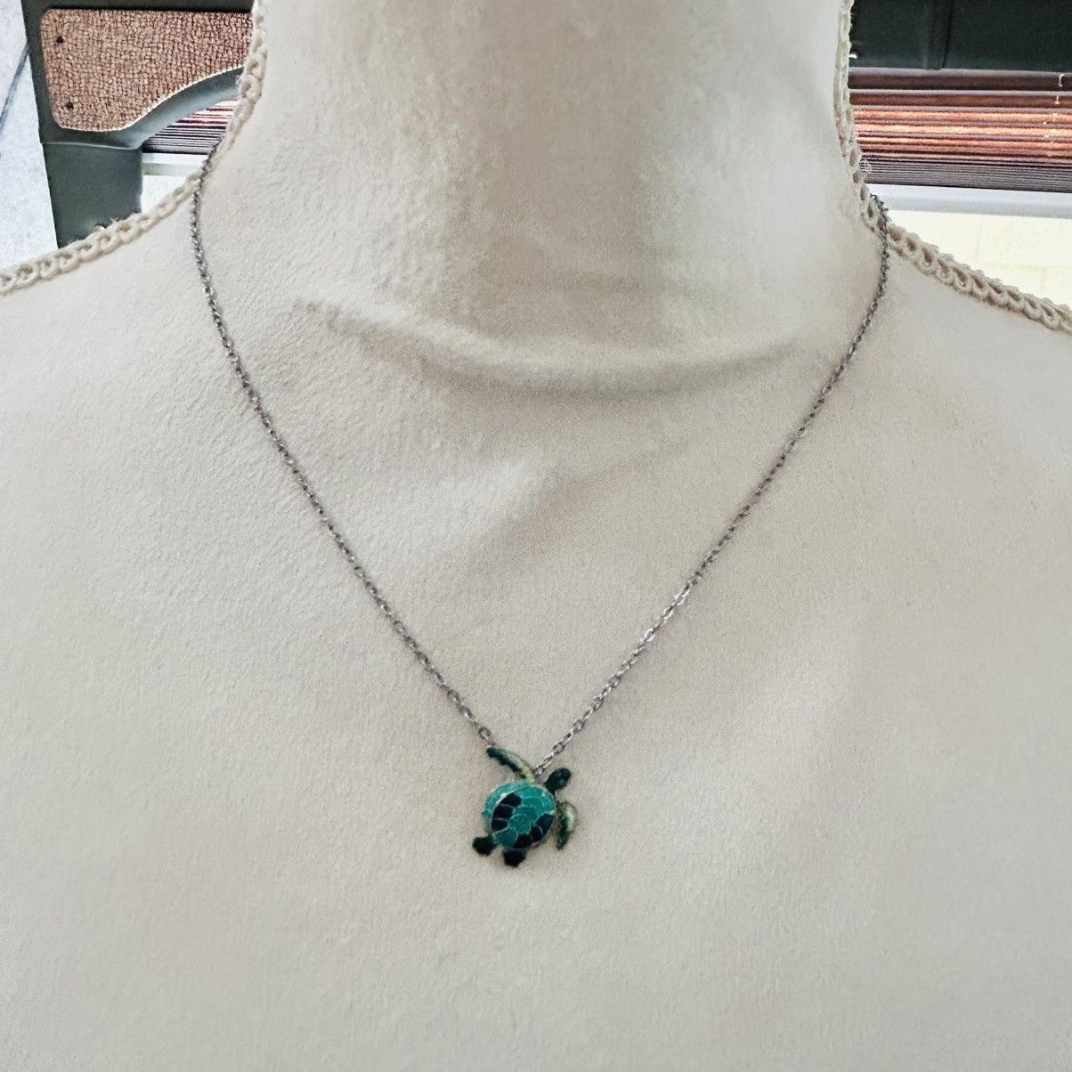 Vintage Handcrafted vintage cloisonné enamel turtle necklace Size ONE SIZE - 2 Thumbnail