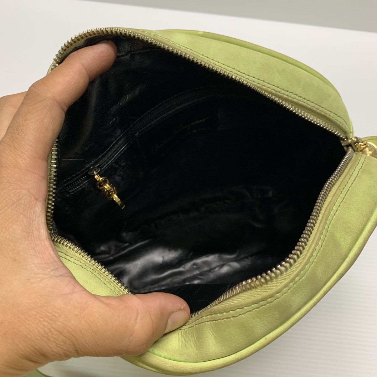 Salvatore Ferragamo Salvatore Ferragamo Leather Slingbag Size ONE SIZE - 10 Thumbnail