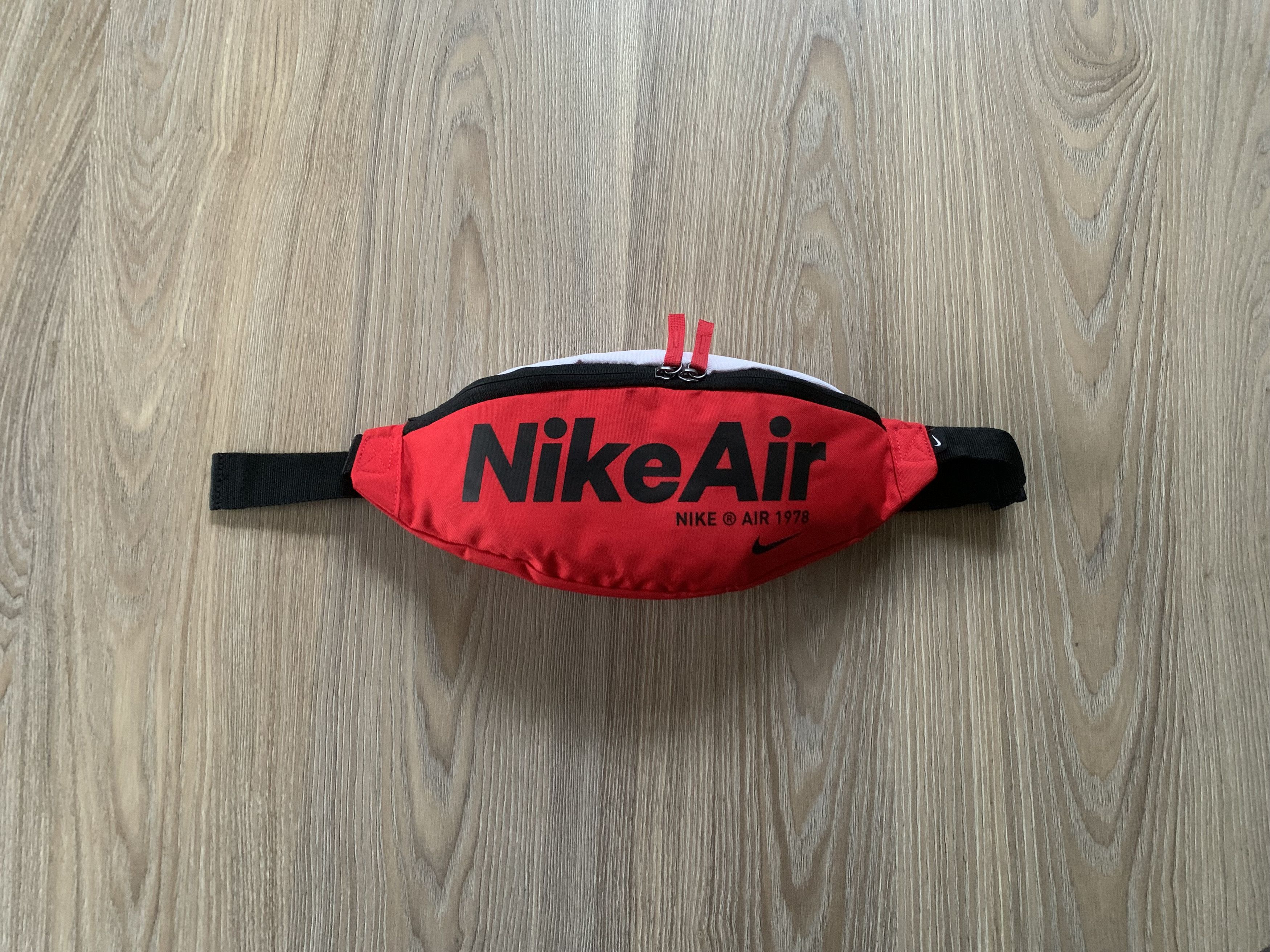 Nike Nike Air Heritage Hip Pack Waist Bag Unisex Red Size ONE SIZE - 1 Thumbnail