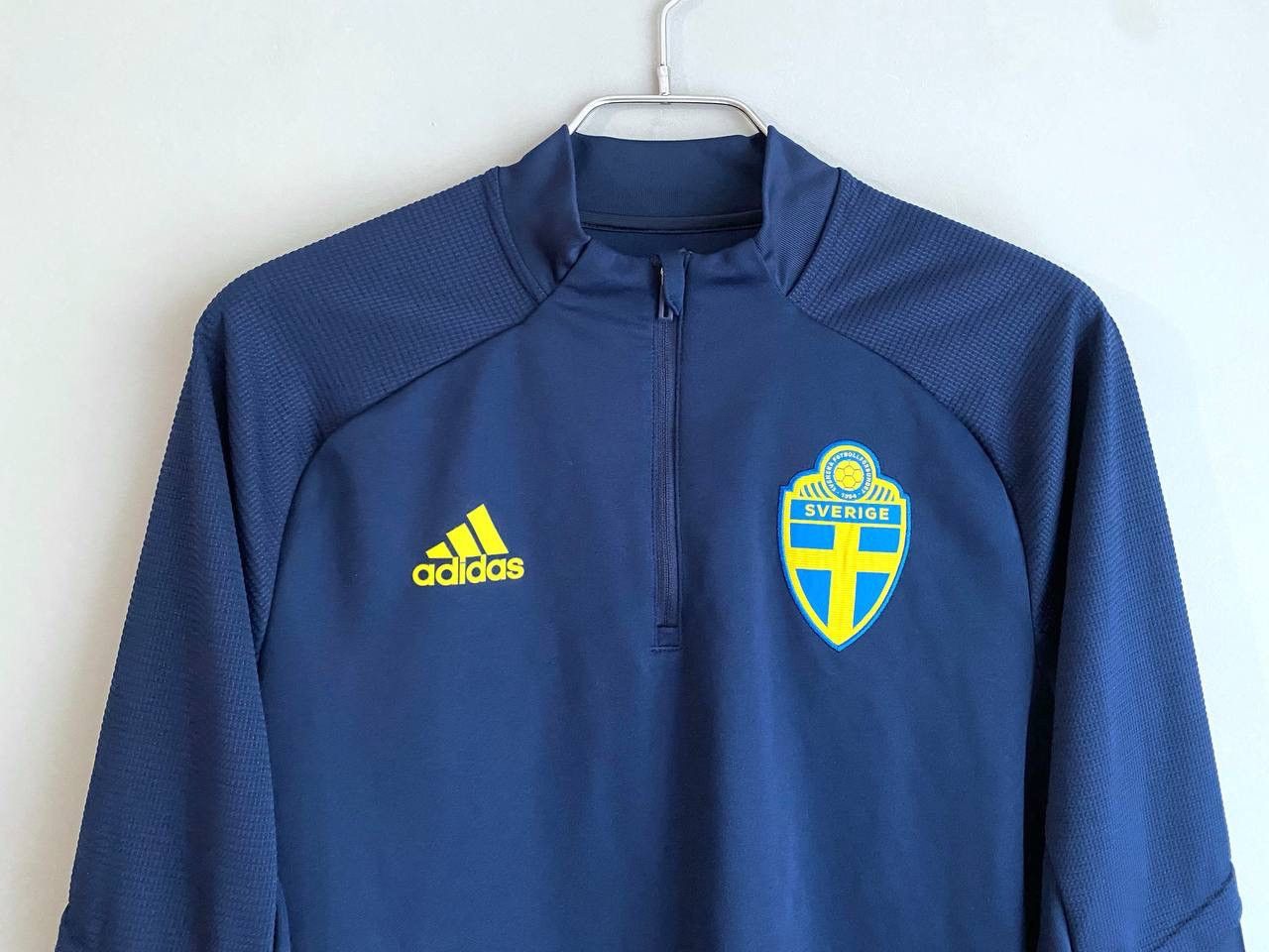 Adidas Sweden National Football Team Soccer Longsleeve, M, FS7183 Size US M / EU 48-50 / 2 - 4 Thumbnail