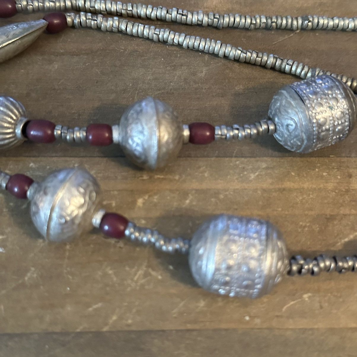 Vintage Vintage chunky embossed metal bead necklace Size ONE SIZE - 4 Thumbnail