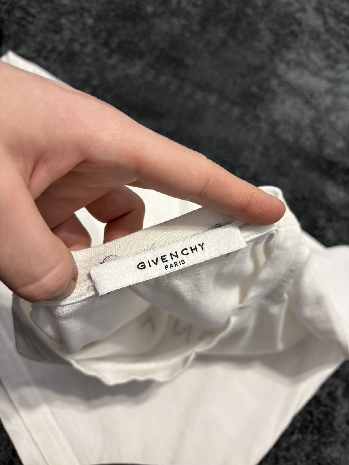 Givenchy Givenchy White Paris Logo Tee Size US M / EU 48-50 / 2 - 3 Thumbnail