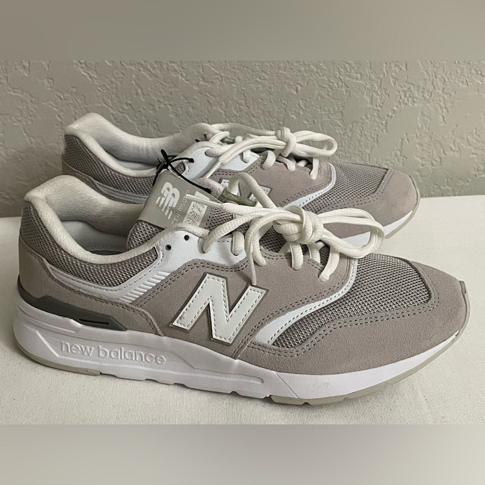 New Balance New Balance 997H Sneaker in Rain Cloud Women Size 8.5 Mens 7 Size US 8.5 / IT 38.5 - 1 Thumbnail