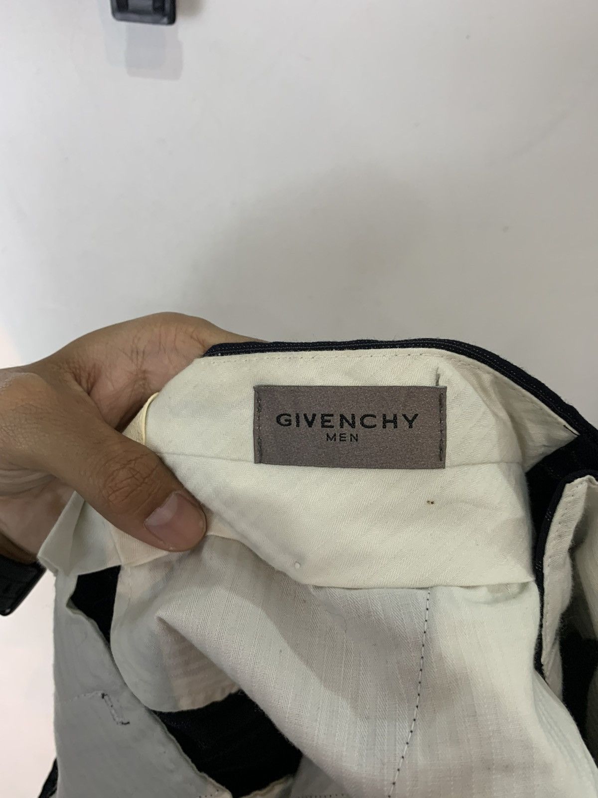 Givenchy Givenchy men stripe trousers casual pants Size US 30 / EU 46 - 7 Thumbnail