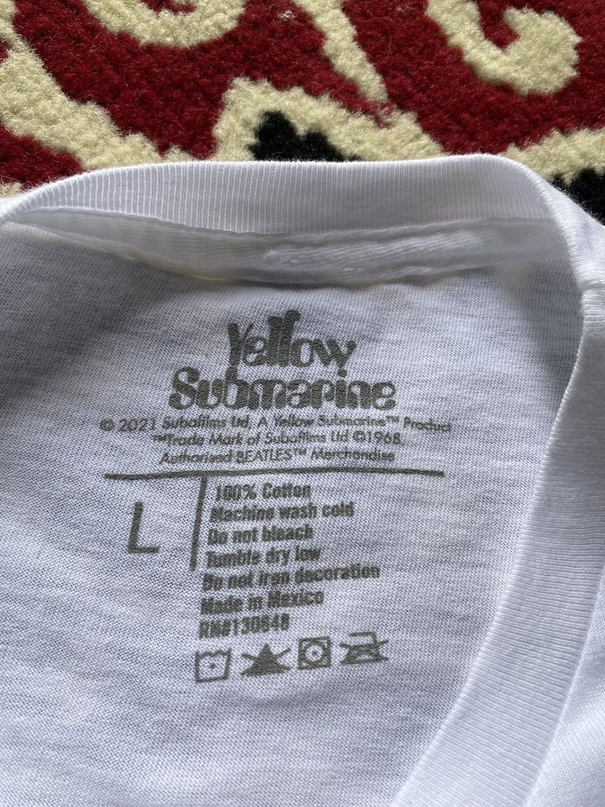 Other THE BEATLES MERCHANDISE YELLOW SUBMARINE TSHIRT Size US L / EU 52-54 / 3 - 4 Thumbnail