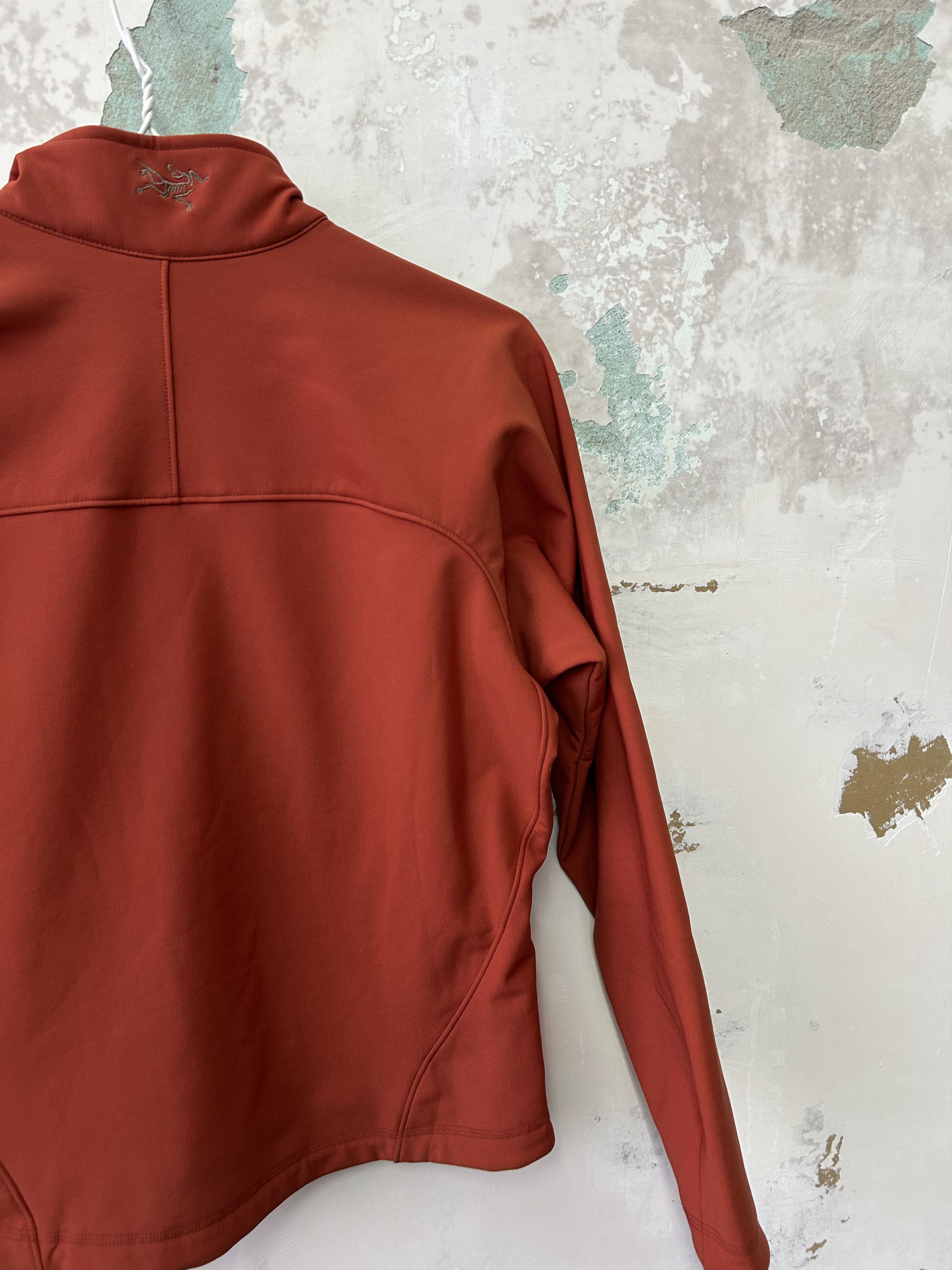 Arc'teryx Vintage Arcteryx Windbreaker Jacket Faded design rare Size S / US 4 / IT 40 - 6 Thumbnail