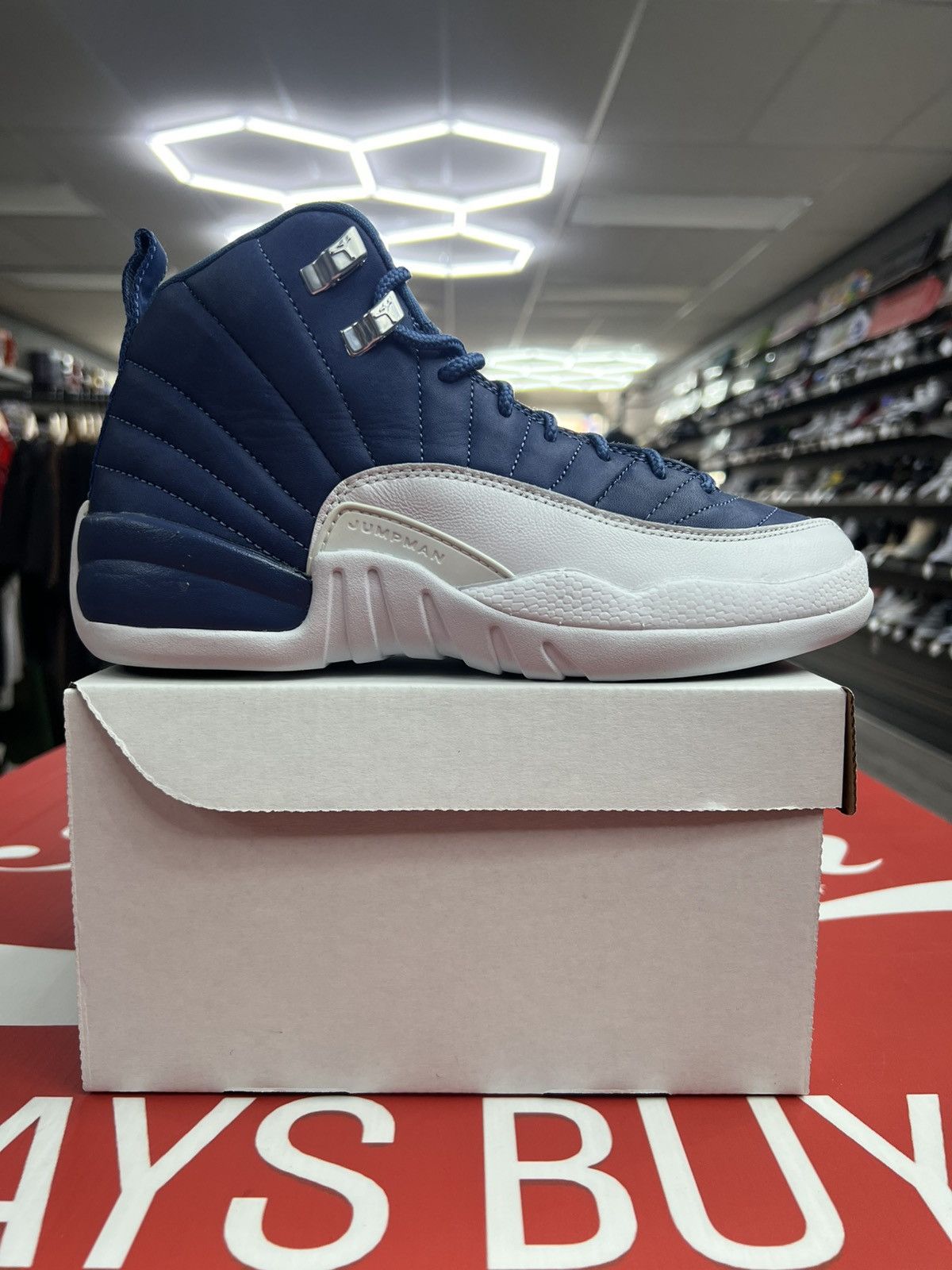 Jordan Brand Air Jordan 12 Indigo Size 6Y Size US 6 / EU 39 - 1 Thumbnail