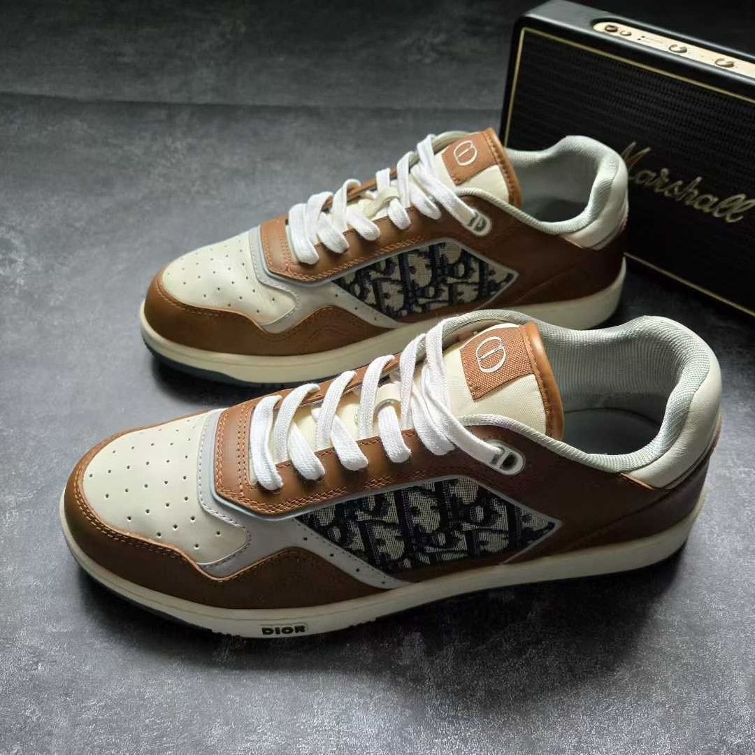Balenciaga Balenciaga Brown Lowtop Sneakers 27 Men Size US 10 / EU 43 - 1 Thumbnail