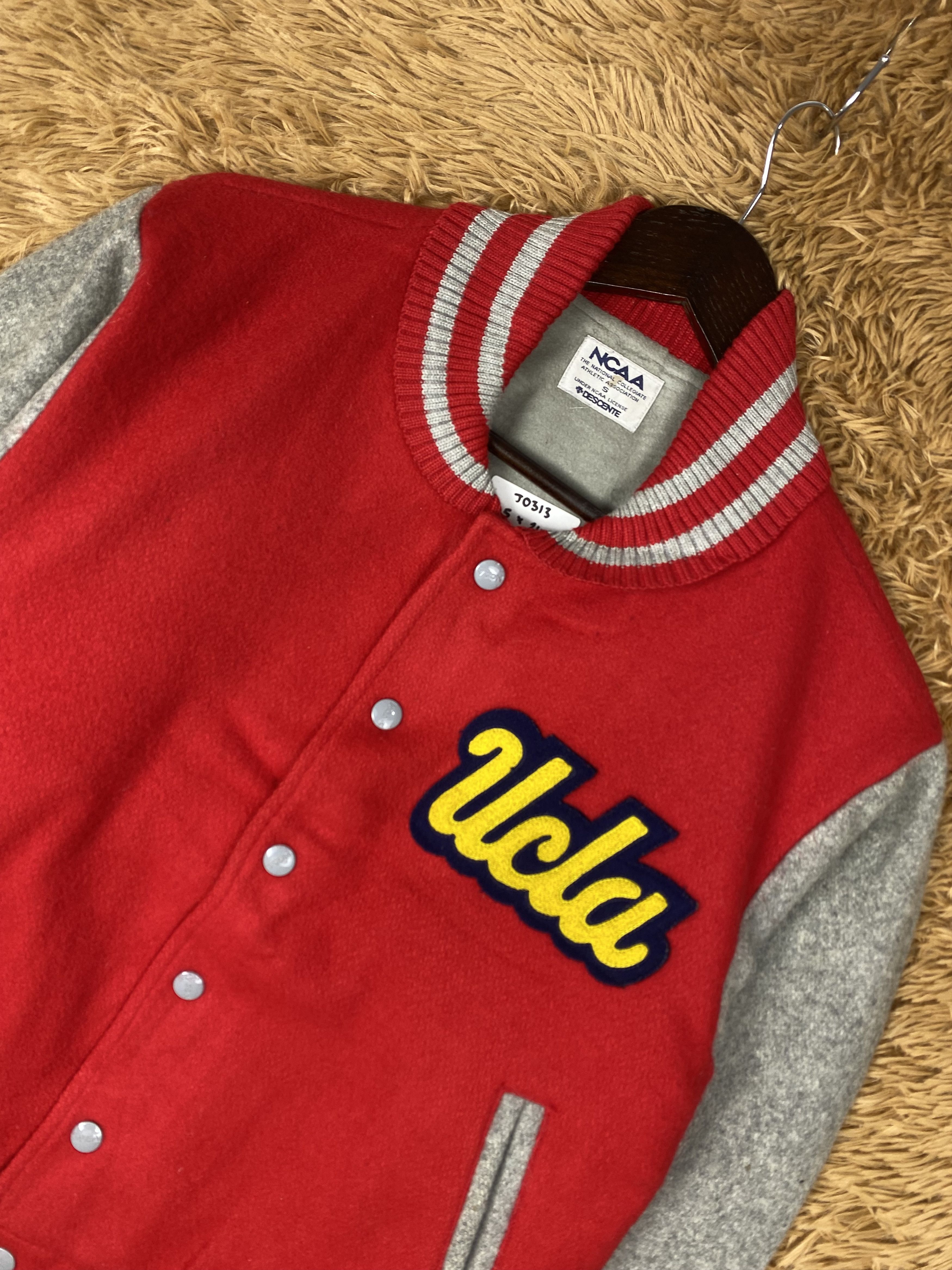 Vintage Vintage UCLA Descente Varsity Jacket DJ0313 Size US S / EU 44-46 / 1 - 2 Thumbnail