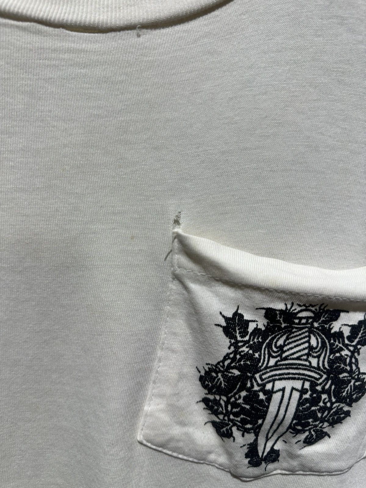 Vintage distressed vintage chrome hearts pocket tee Size US L / EU 52-54 / 3 - 9 Thumbnail