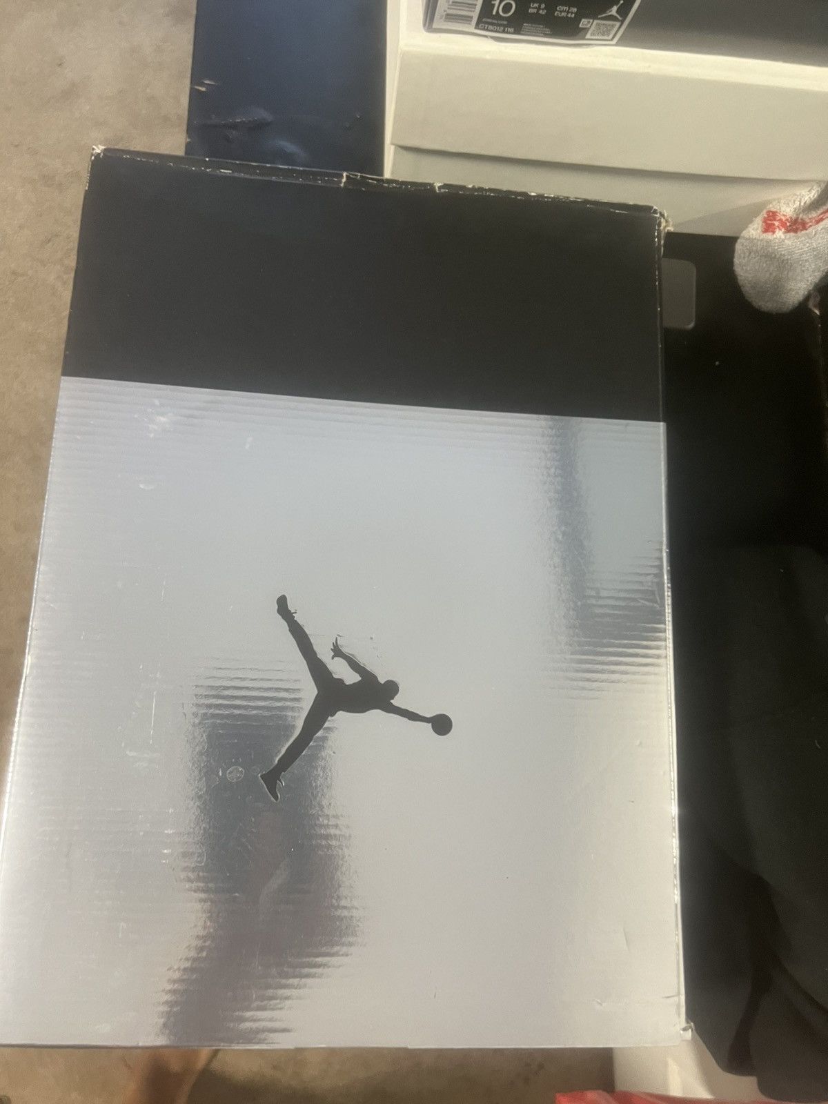 Jordan Brand Air jordan retro 6 black metallic silver black Size US 10 / EU 43 - 12 Thumbnail