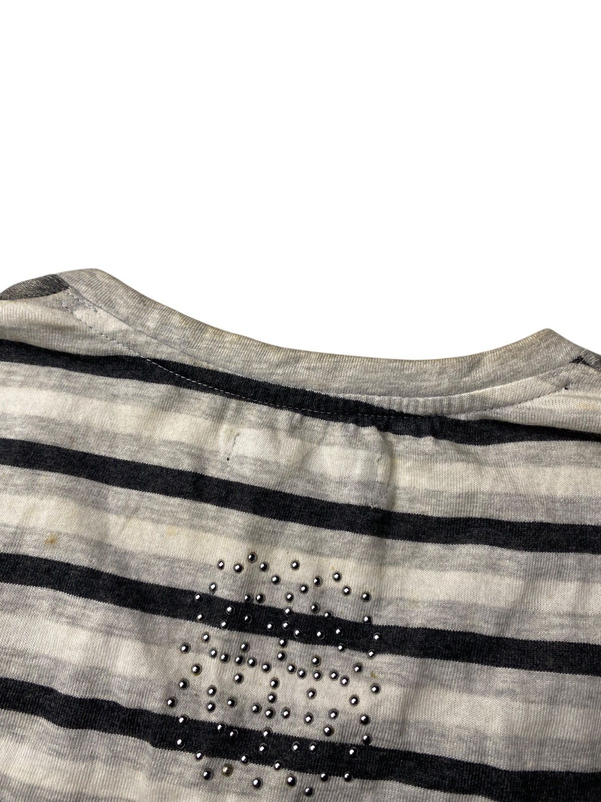 Beauty Beast 2000's Semantic Design Feather Flower Longsleeve Size US M / EU 48-50 / 2 - 5 Thumbnail