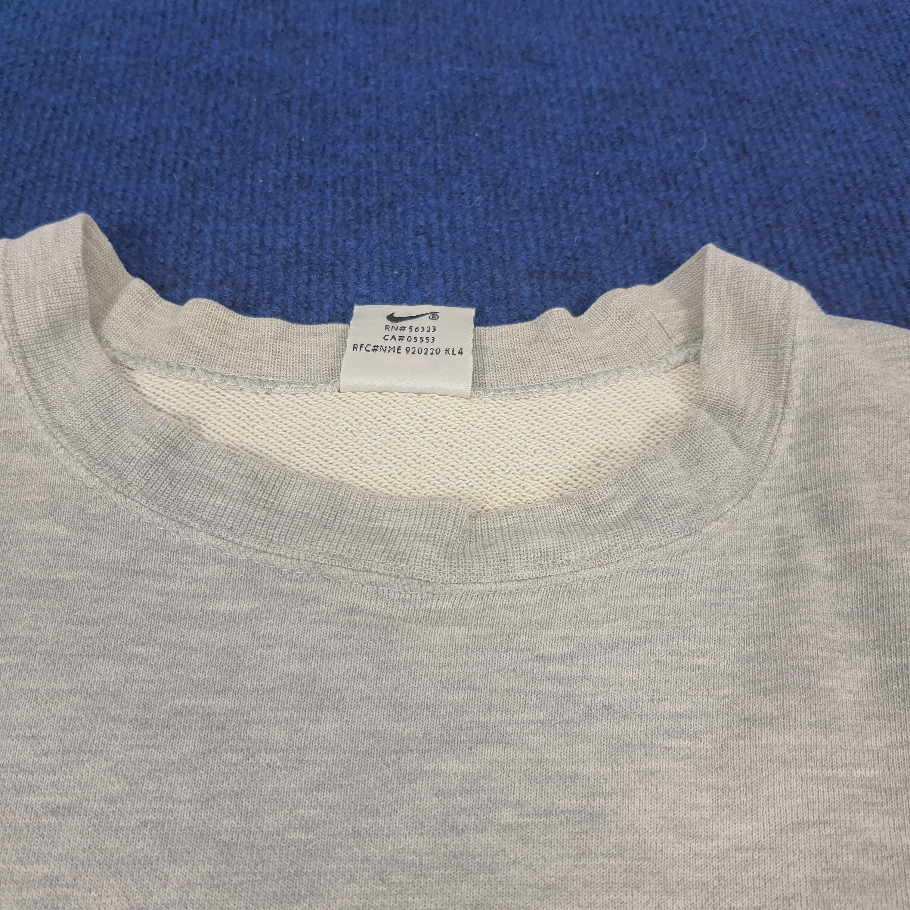 Nike Vintage Nike Swoosh Embroidery Logo Sweatshirts C130N17 Size US XL / EU 56 / 4 - 5 Thumbnail