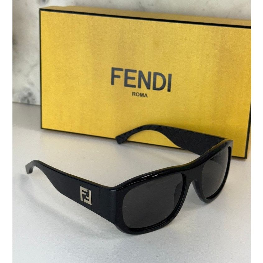 Fendi NEW Fendi FE40117I Black Wrap Shield Sunglasses Size ONE SIZE - 1 Thumbnail