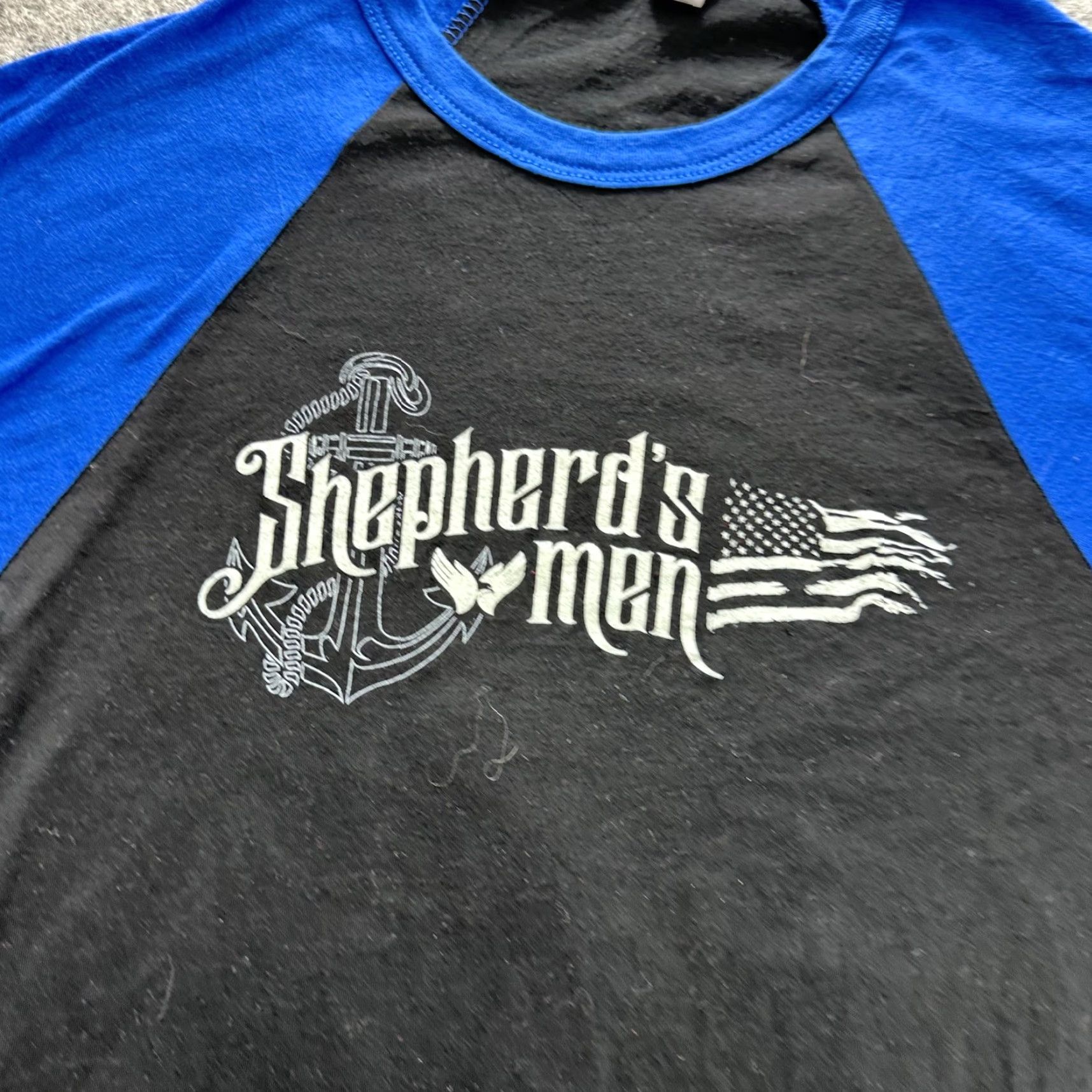 Vintage Shepherd's Men Shirt Mens Medium Black Blue Raglan 3/4 Sleeve Graphic Tee Size US M / EU 48-50 / 2 - 2 Thumbnail