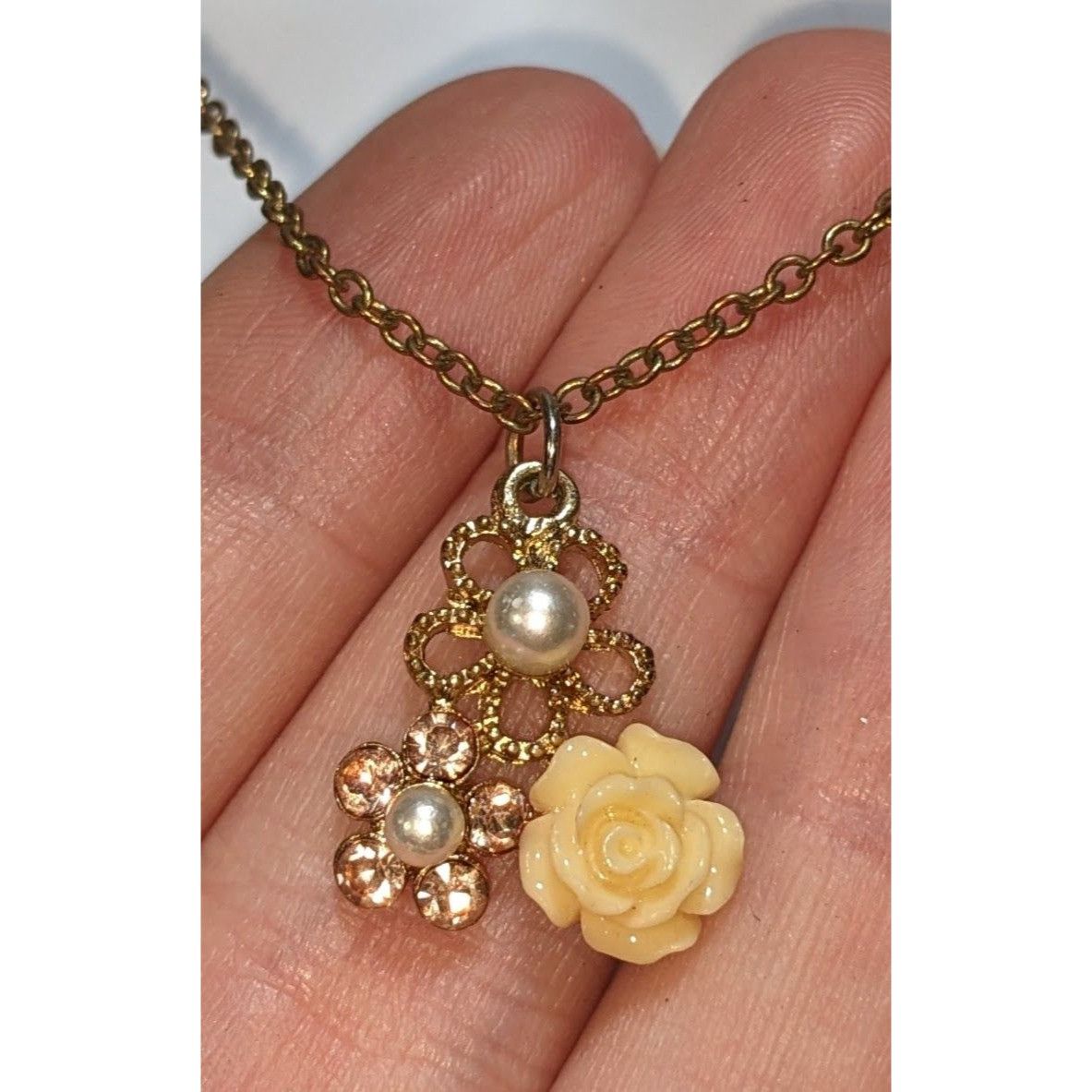 Other Whimsical Cottagecore Floral Pendant Necklace With Pearl & R Size ONE SIZE - 2 Thumbnail