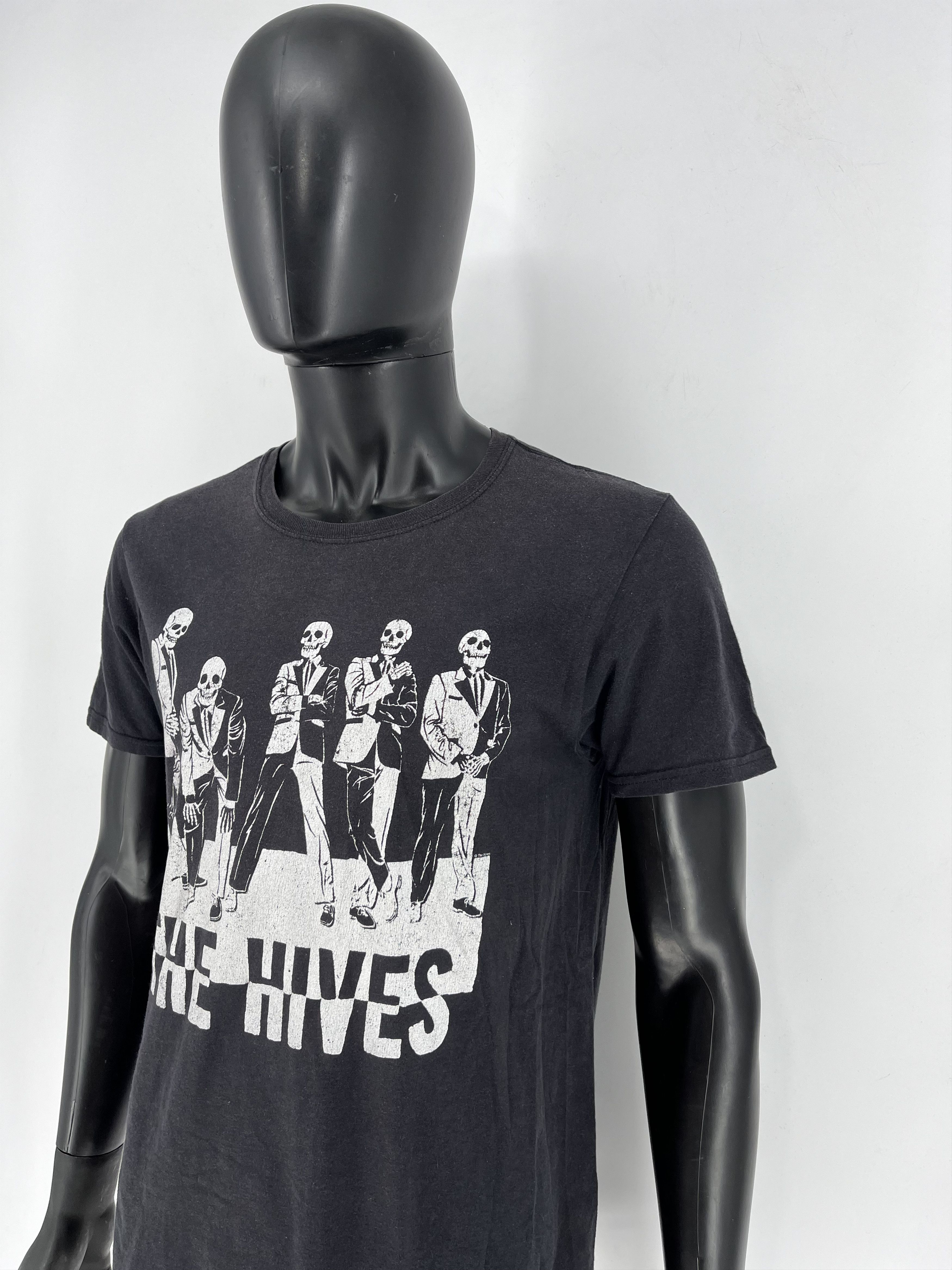 Band Tees × Vintage The Hives Tee Indie Rock Vintage Band Tees The Strokes Oasis Size US M / EU 48-50 / 2 - 4 Thumbnail