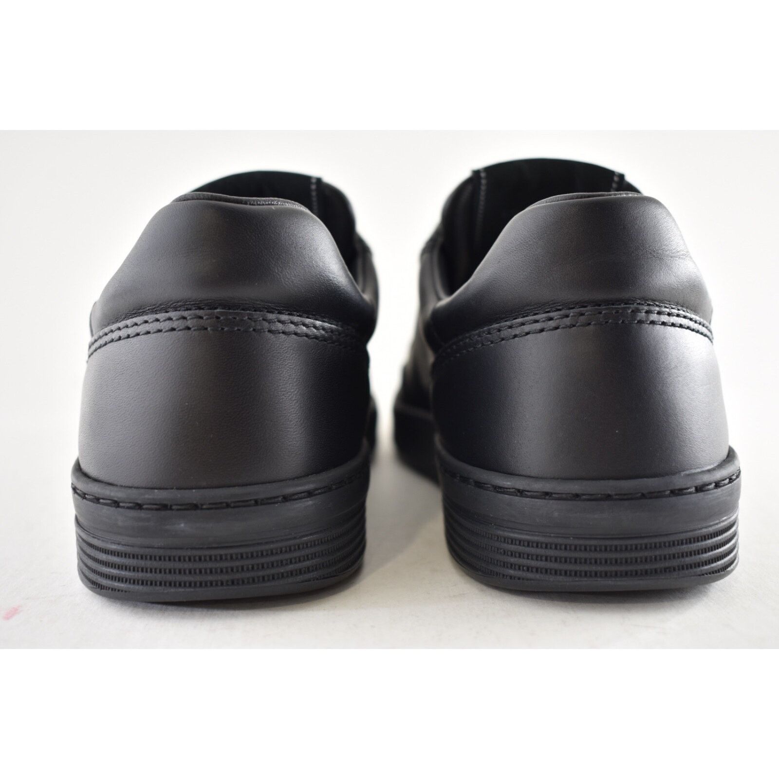 Chanel Chanel 23A Calfskin Leather CC Logo Flat Runner Sneaker 38 Size US 8 / IT 38 - 13 Thumbnail