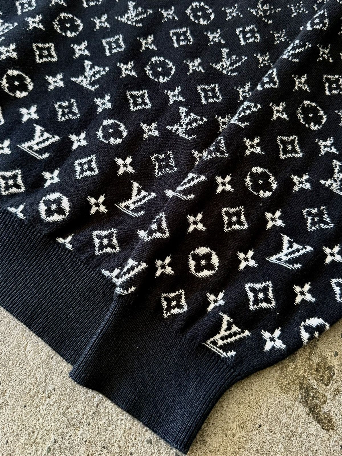 Louis Vuitton Louis Vuitton - Virgil Abloh -AW22 Gradient Monogram Hoodie Size US M / EU 48-50 / 2 - 14 Thumbnail