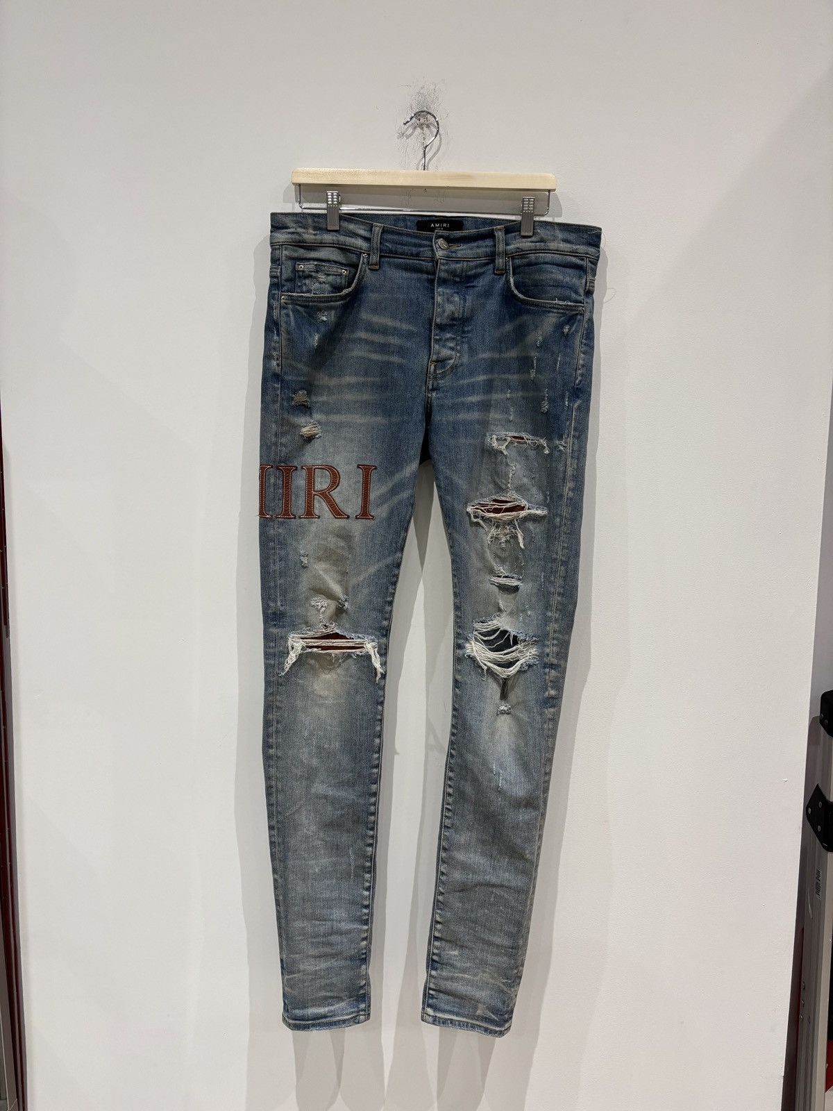 Amiri Amiri Clay Indigo Leather Stitch Logo Jeans Size: 33 Size US 33 - 1 Thumbnail