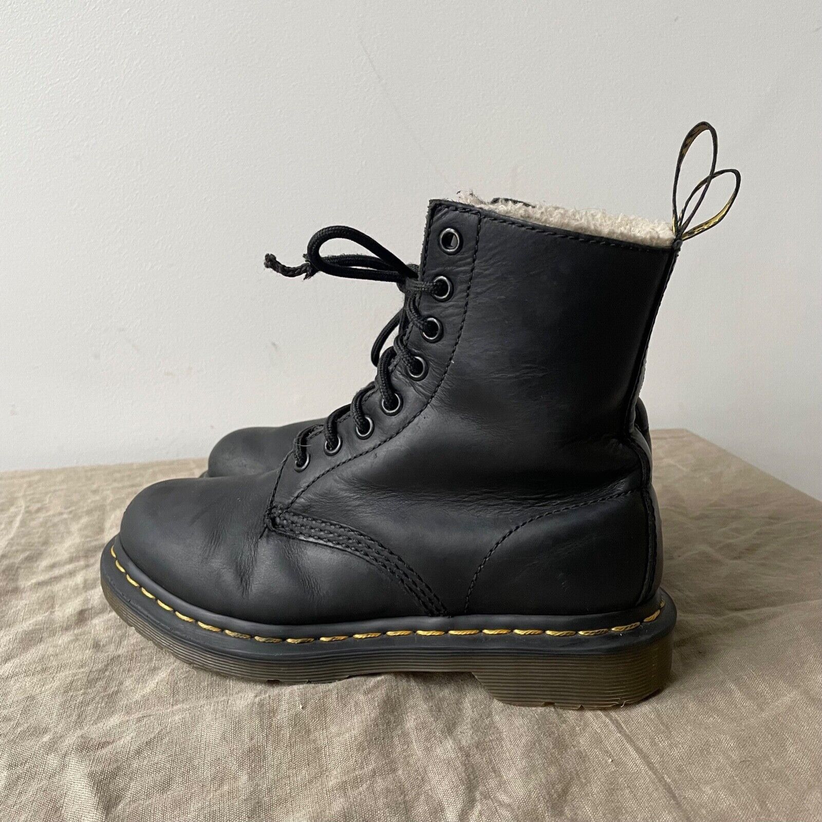 Dr. Martens Dr Martens Serena Black Sherpa Warm Lining Boots 8504AC Size US 6 / IT 36 - 2 Thumbnail