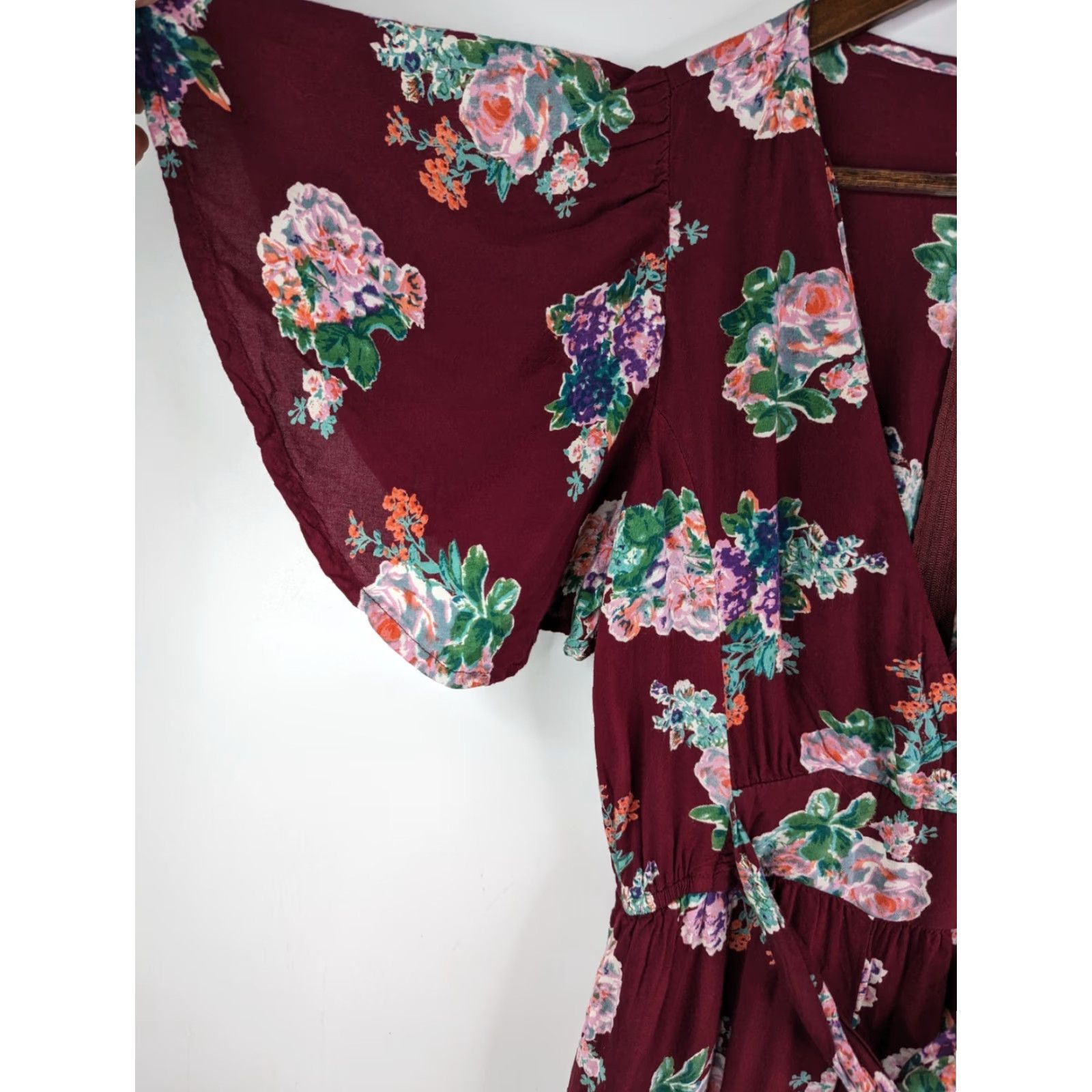 Abercrombie & Fitch Abercrombie & Fitch Jumpsuit One-Piece Women's Floral V-Neck XS Burgundy Green Red Size 26" / US 2 / IT 38 - 3 Thumbnail