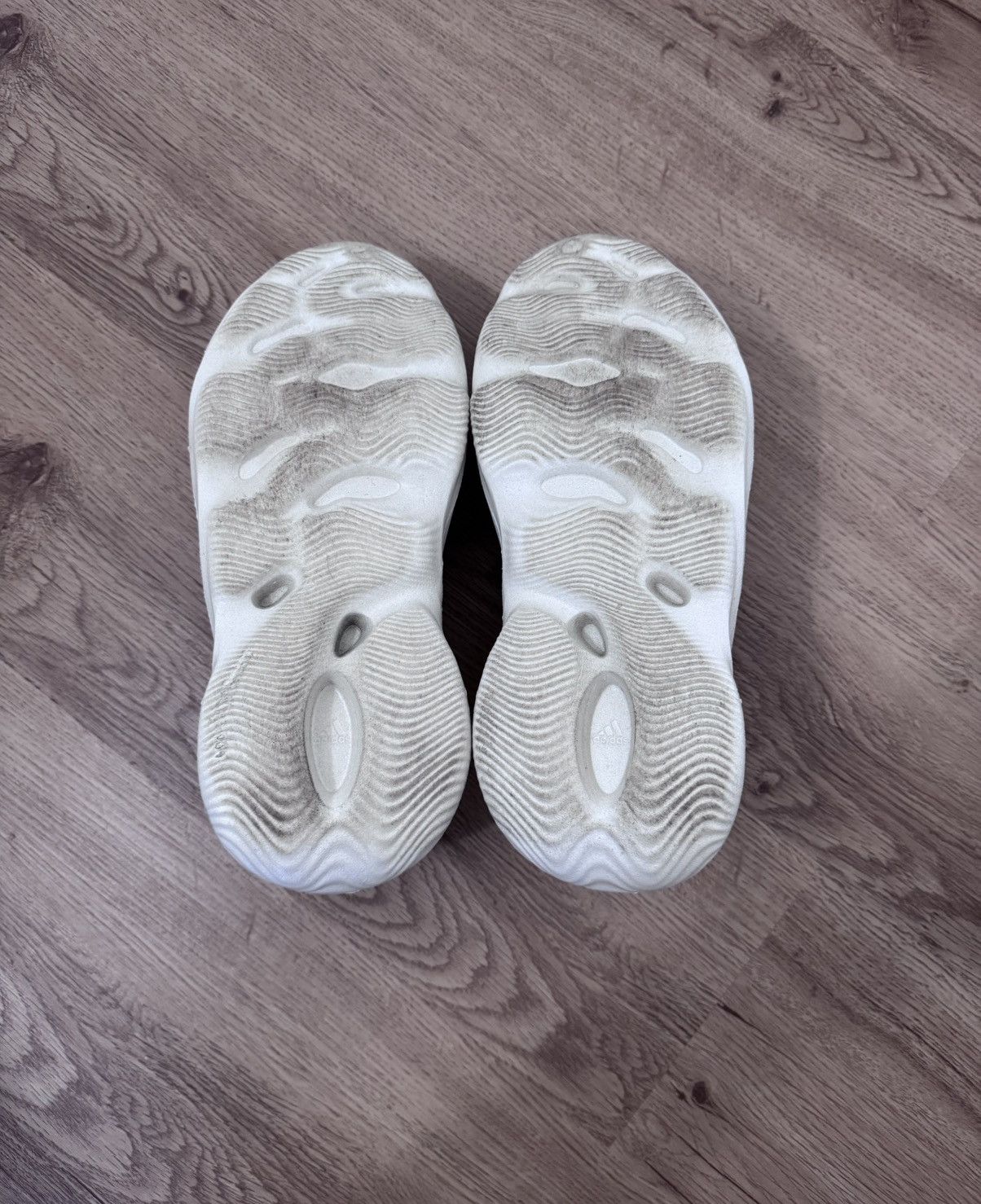 Adidas Adidas Yeezy Foam RNNR Sand Size US 10 / EU 43 - 15 Thumbnail