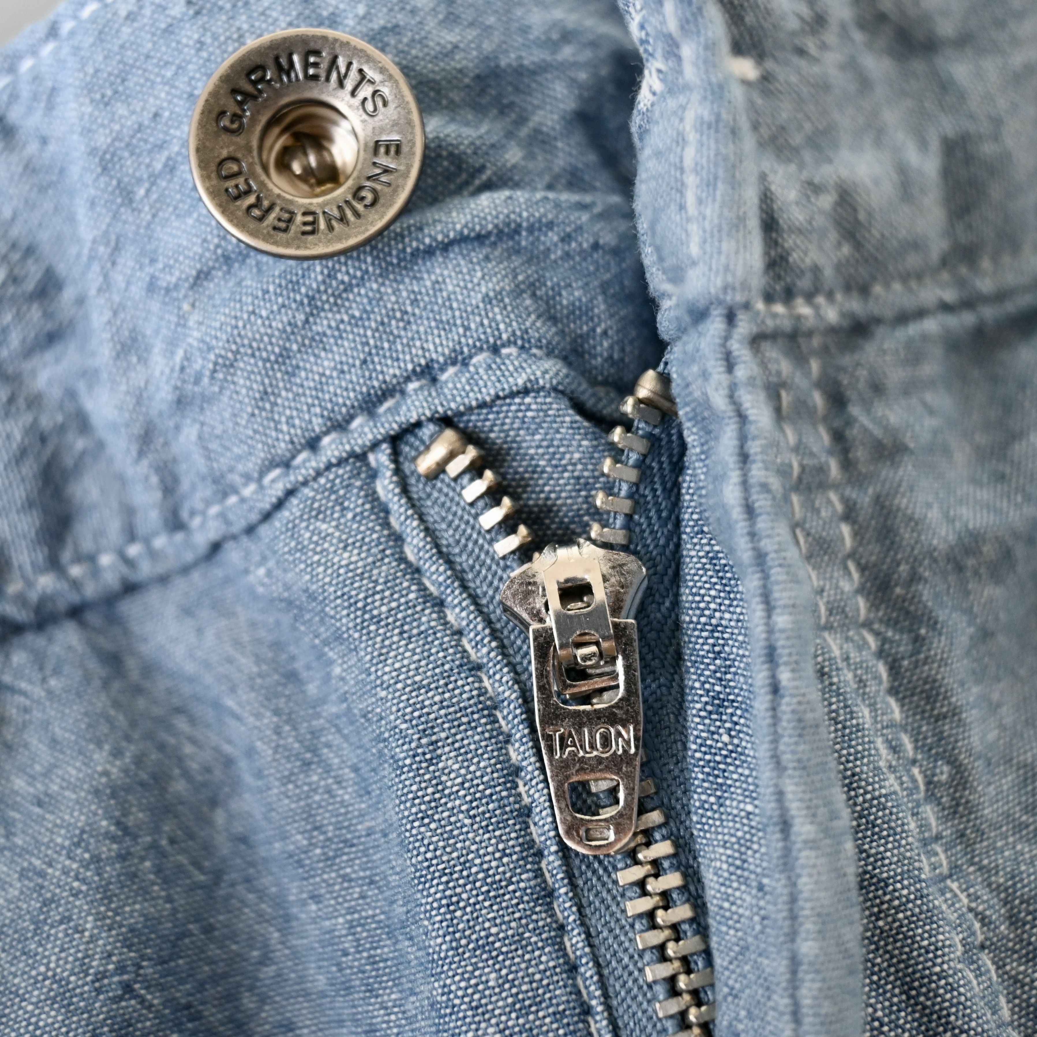 Engineered Garments UNUSED, Engineered Garments painter shorts, chambray, XS Size US 30 / EU 46 - 7 Thumbnail