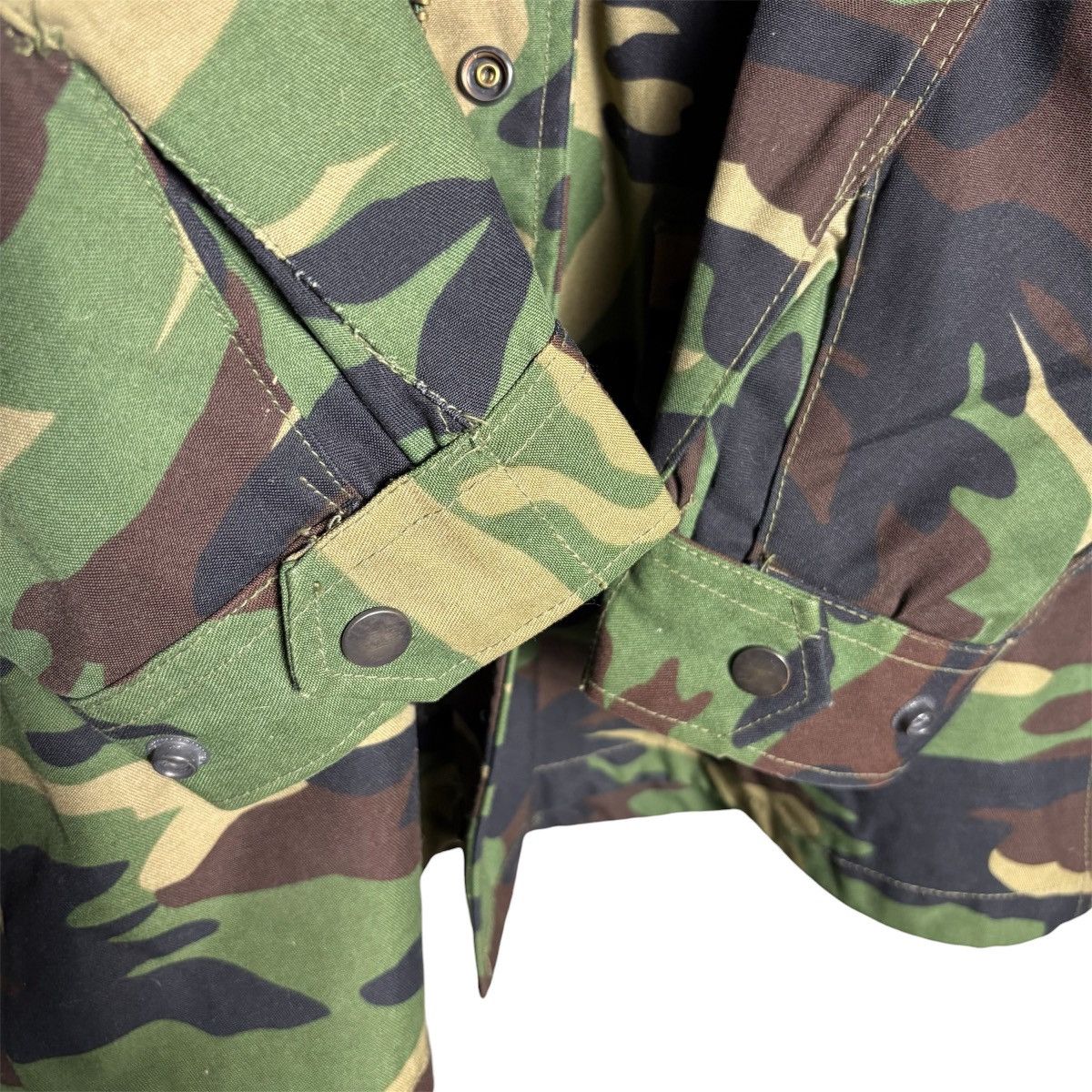 Vintage Vintage 80s Military Army Camo Parka Jacket / 70s Size US M / EU 48-50 / 2 - 4 Thumbnail