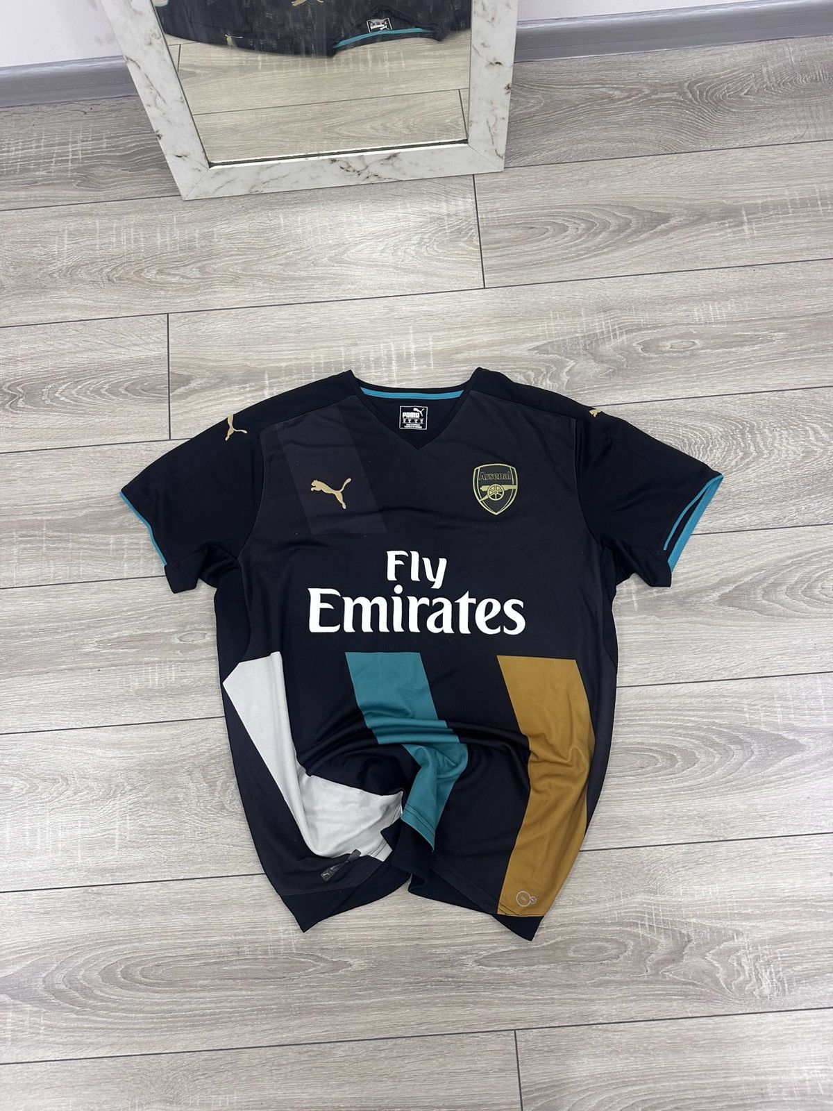 Vintage Puma Arsenal 2015/2016 Soccer Jersey 4 Mertesacker Size US L / EU 52-54 / 3 - 1 Thumbnail