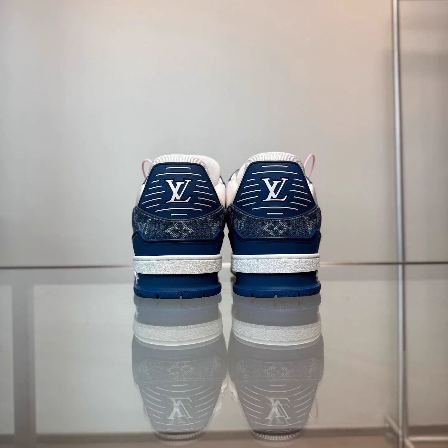 Louis Vuitton LV 24 Trainer white blue denim UK7 41 99 Size US 7.5 / EU 40-41 - 4 Thumbnail