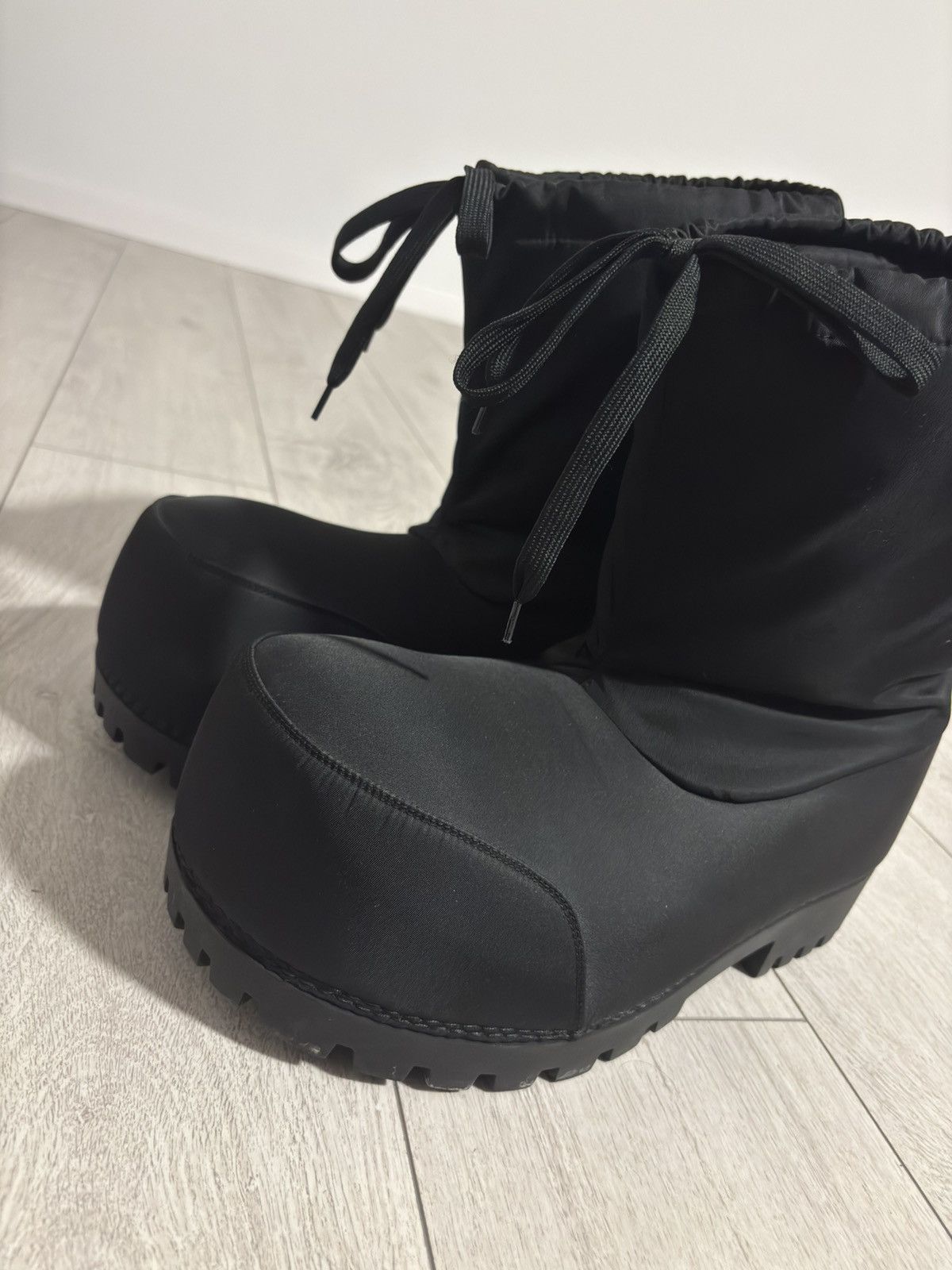 Balenciaga Balenciaga Alaska Ski Boots Size US 10.5 / EU 43-44 - 1 Thumbnail