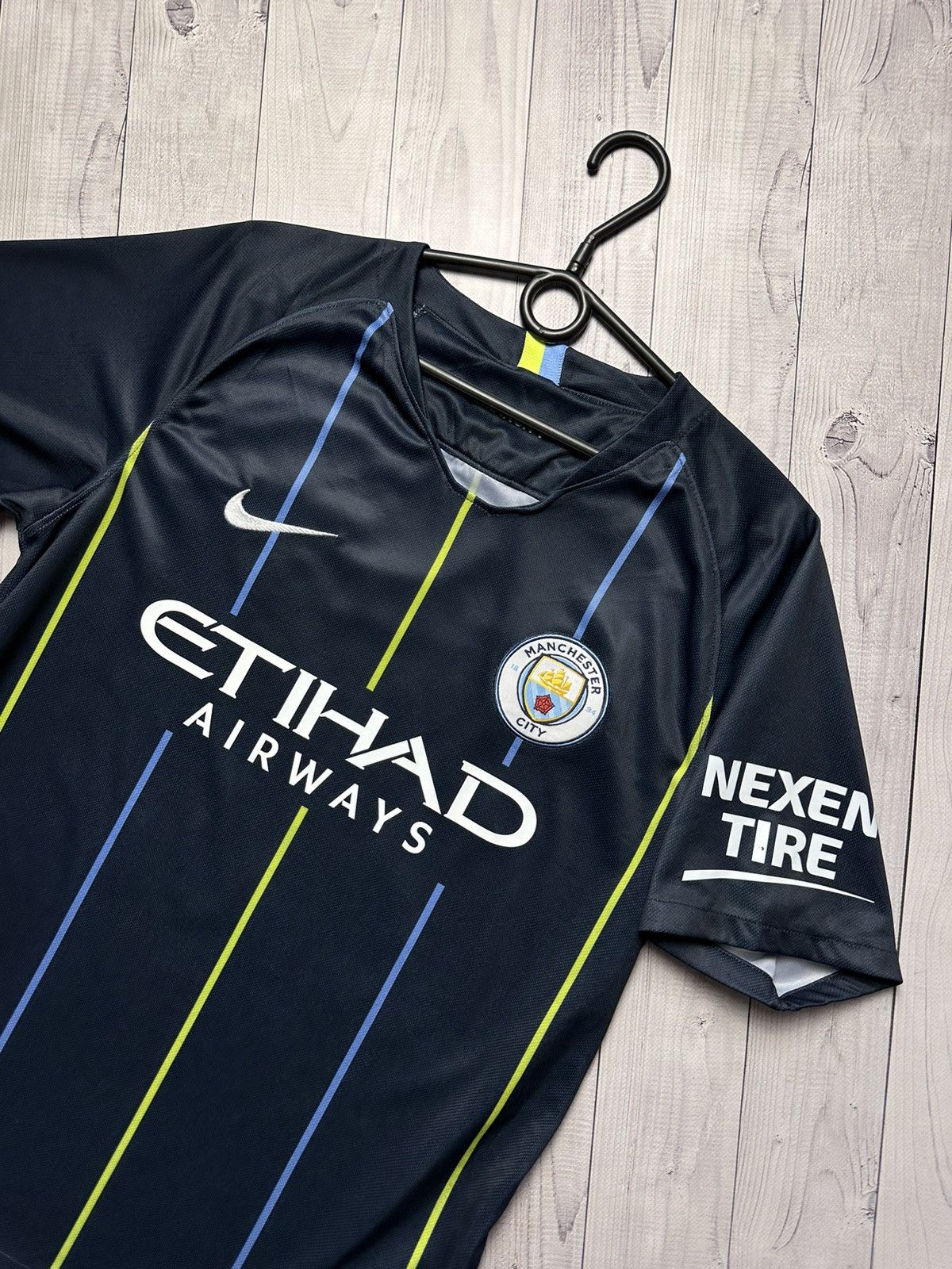 Nike × Vintage Vintage Nike Manchester City soccer jersey size L Mahrez 26 Size US L / EU 52-54 / 3 - 3 Thumbnail