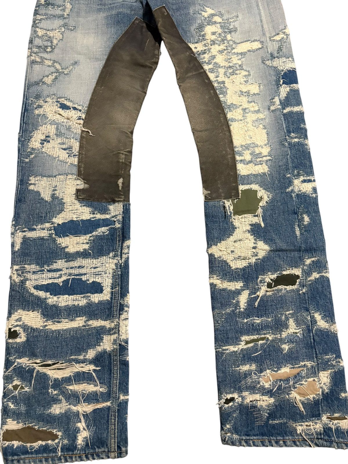 Givenchy 31 FW22 Givenchy Matthew Williams Moleskin Distressed Jeans Size US 31 - 2 Thumbnail