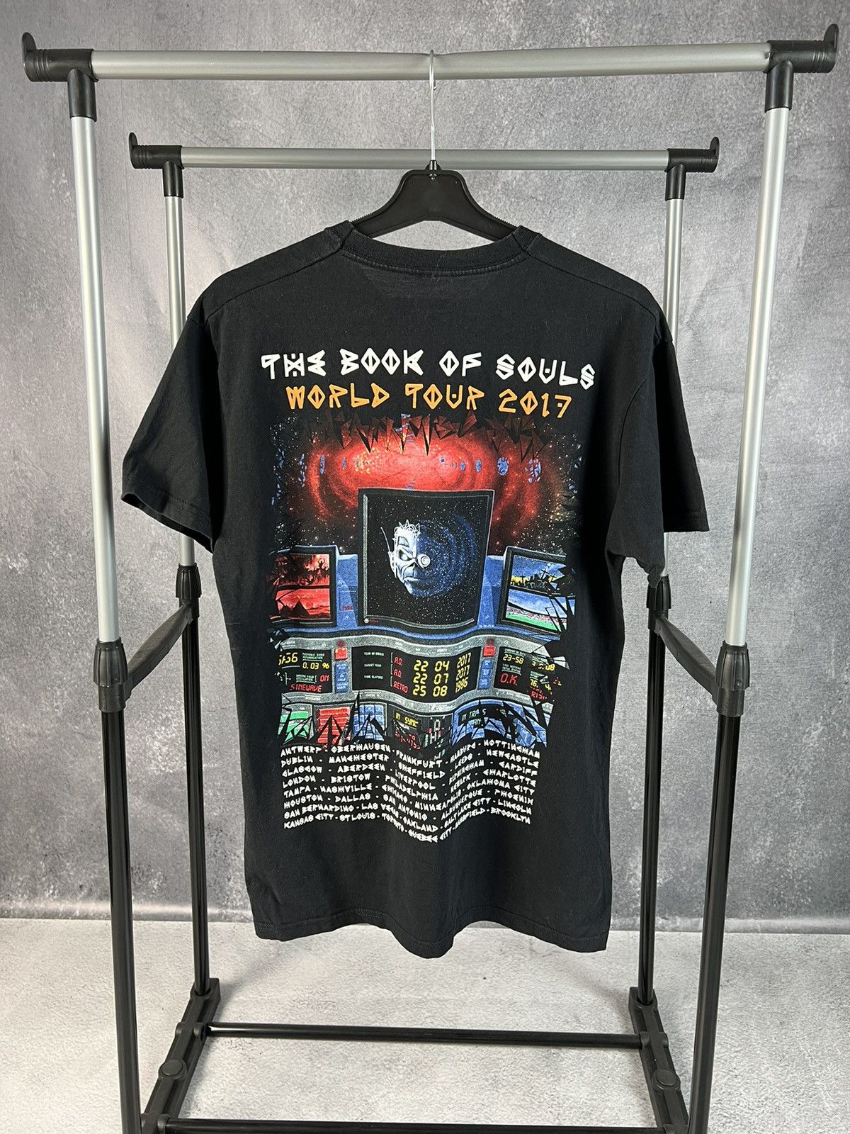 Band Tees × Iron Maiden Iron maiden 2017 rock band tour T-shirt Size US M / EU 48-50 / 2 - 2 Thumbnail
