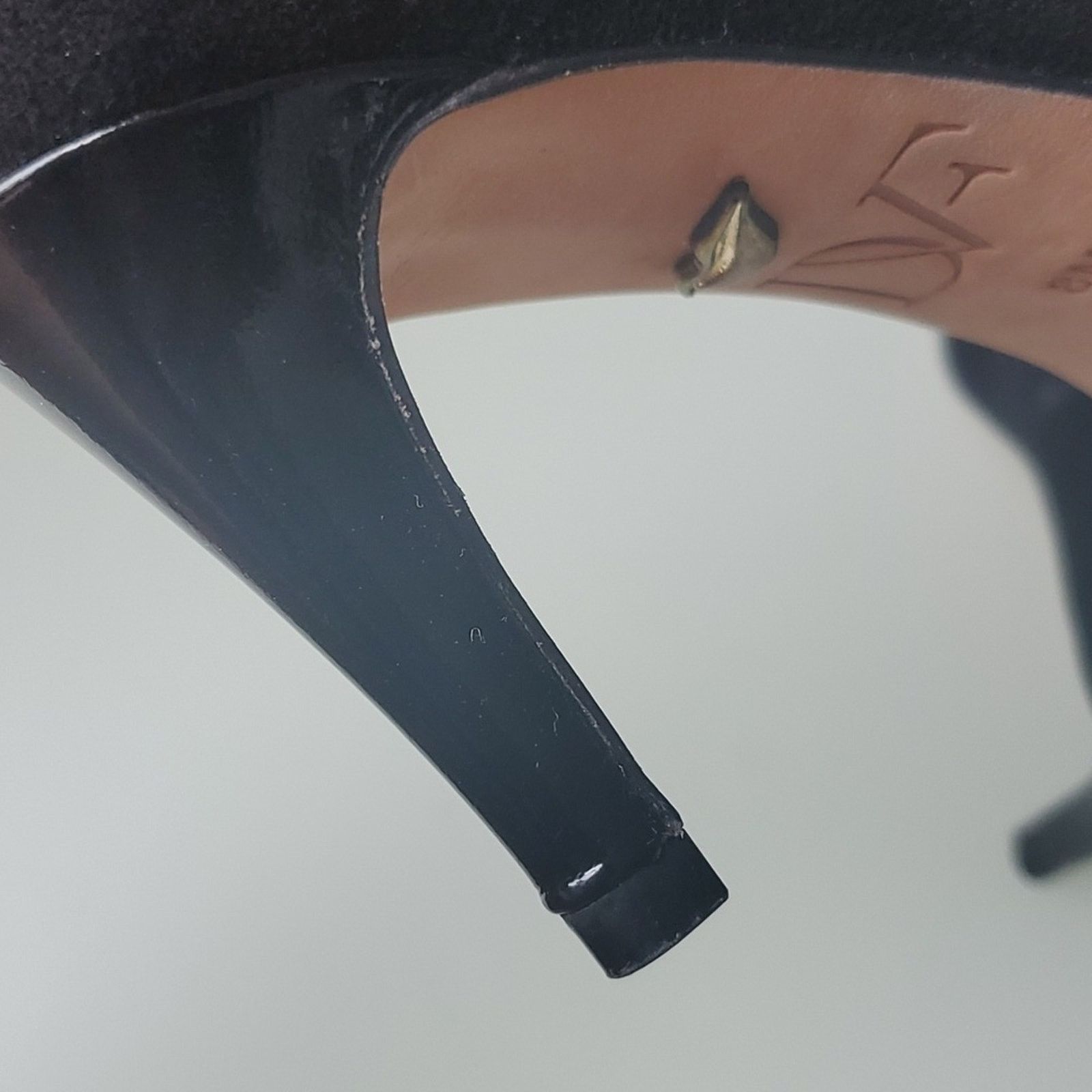 Diane von Furstenberg Like new Diane von Furstenberg Black Suede Heels Size 8M Size US 8 / IT 38 - 7 Thumbnail