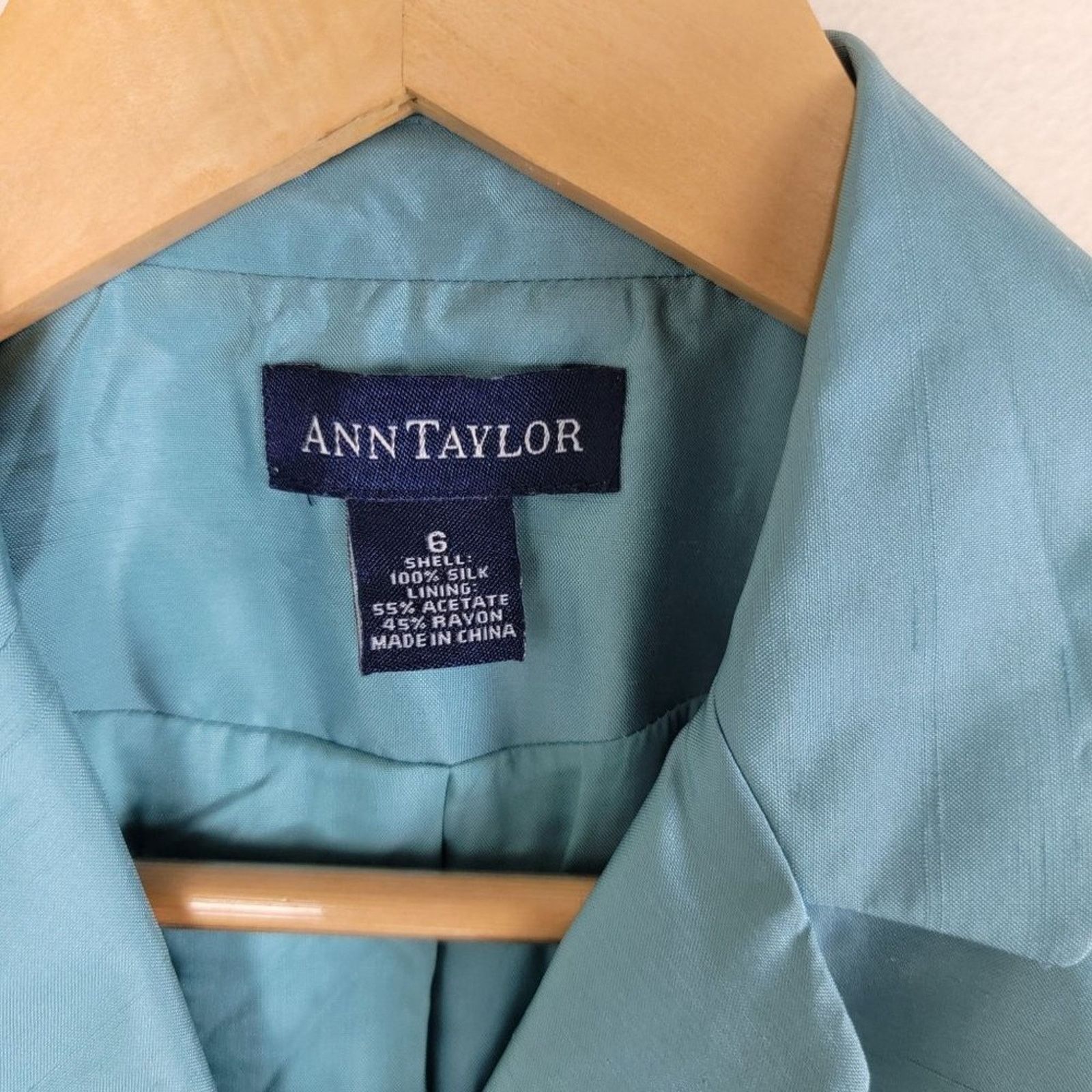 Ann Taylor Ann Taylor 100% Silk Blazer Three Button Formal Size S / US 4 / IT 40 - 6 Thumbnail