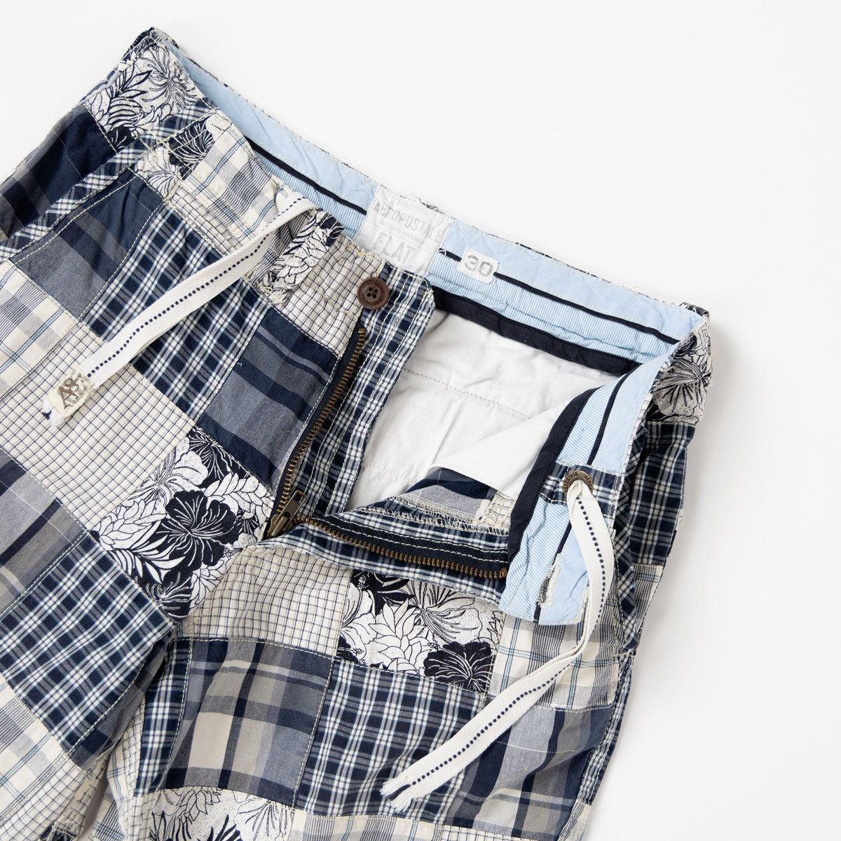 Aeropostale Aeropostale Mens Patchwork Plaid Floral Shorts Blue White Size US 30 / EU 46 - 4 Thumbnail