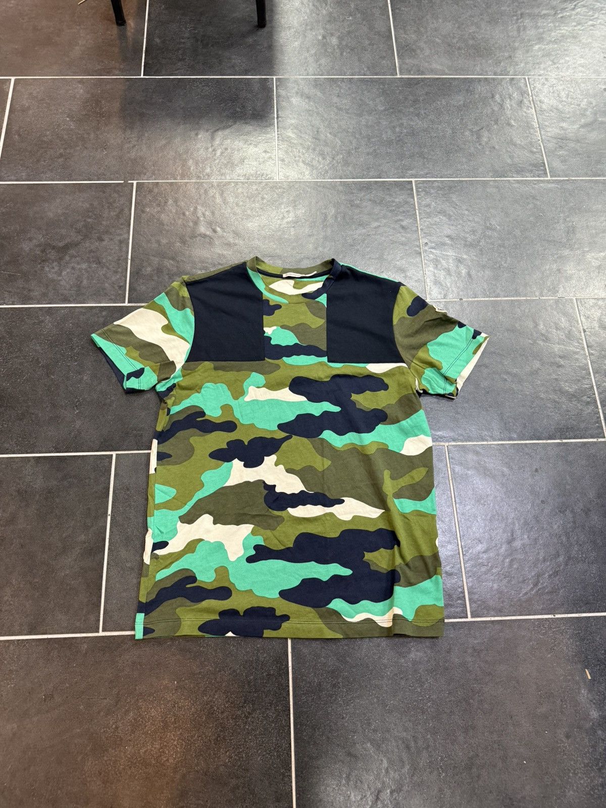 Moncler Moncler Navy Blue Camo Short sleeve Size US S / EU 44-46 / 1 - 1 Thumbnail